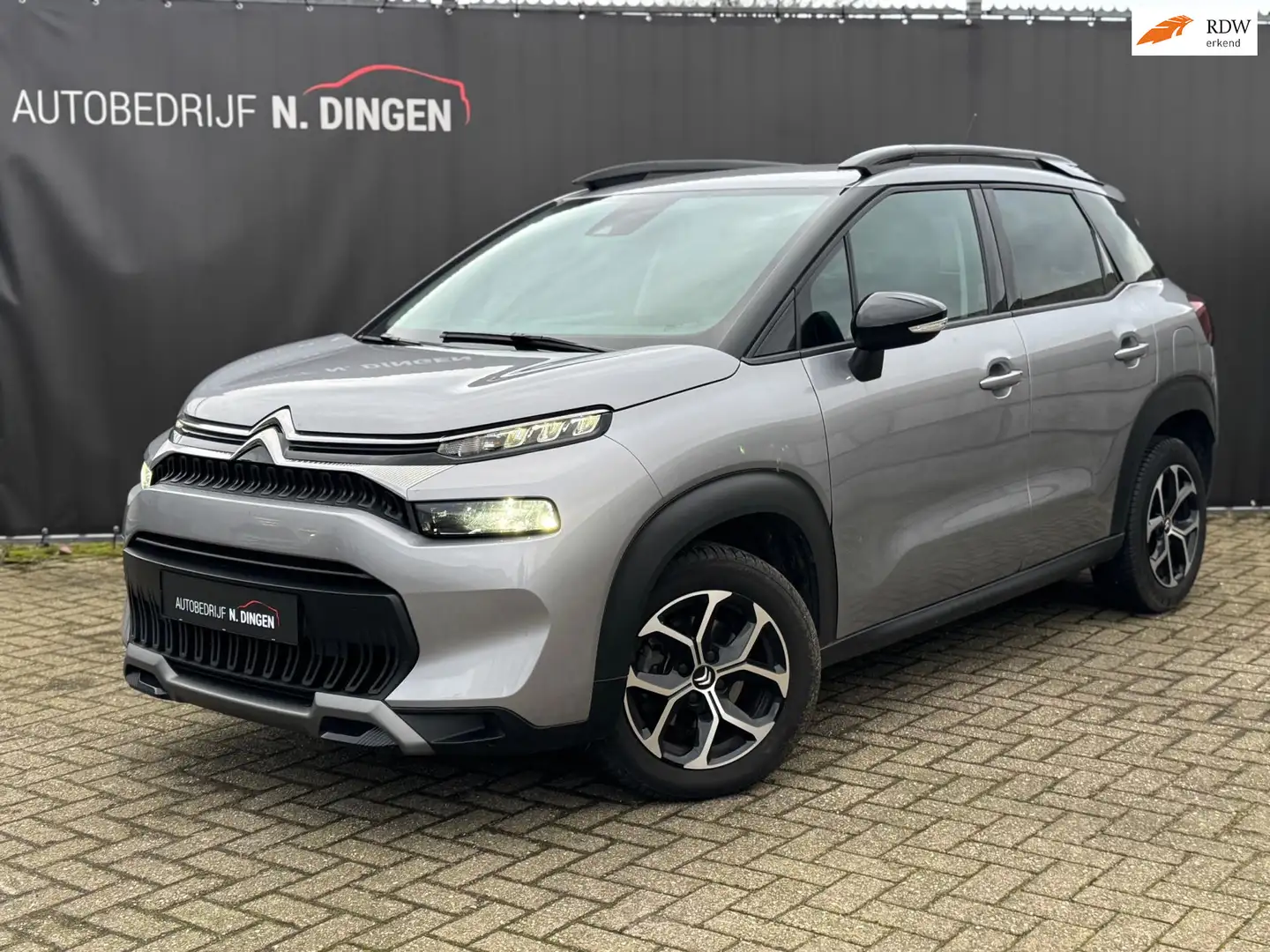 Citroen C3 Aircross 1.2 PureTech Plus 2024 110pk! Grijs - 1