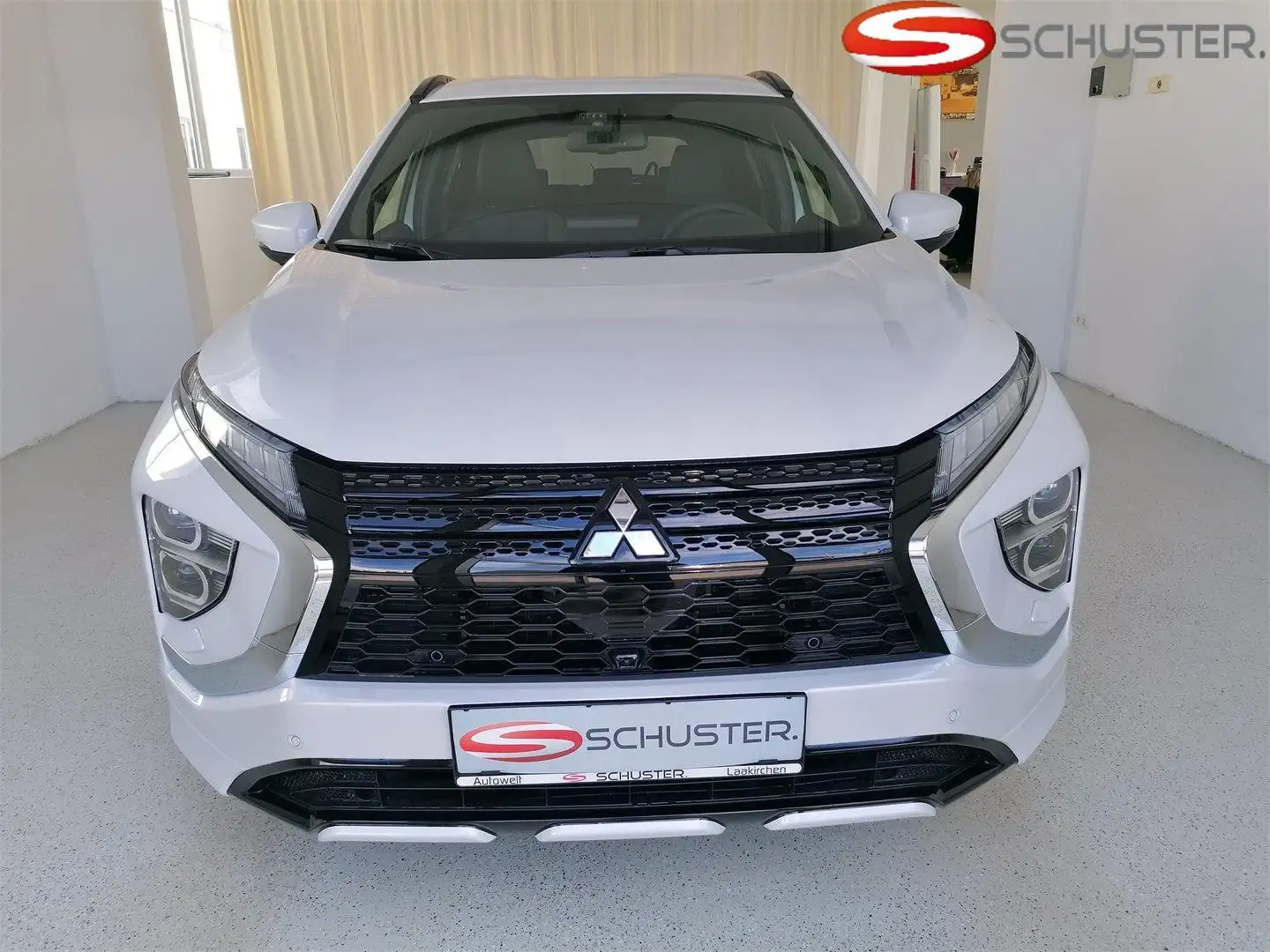 Mitsubishi Eclipse Cross PHEV 2,4 4WD Diamond 220V Leder Weiß - 2