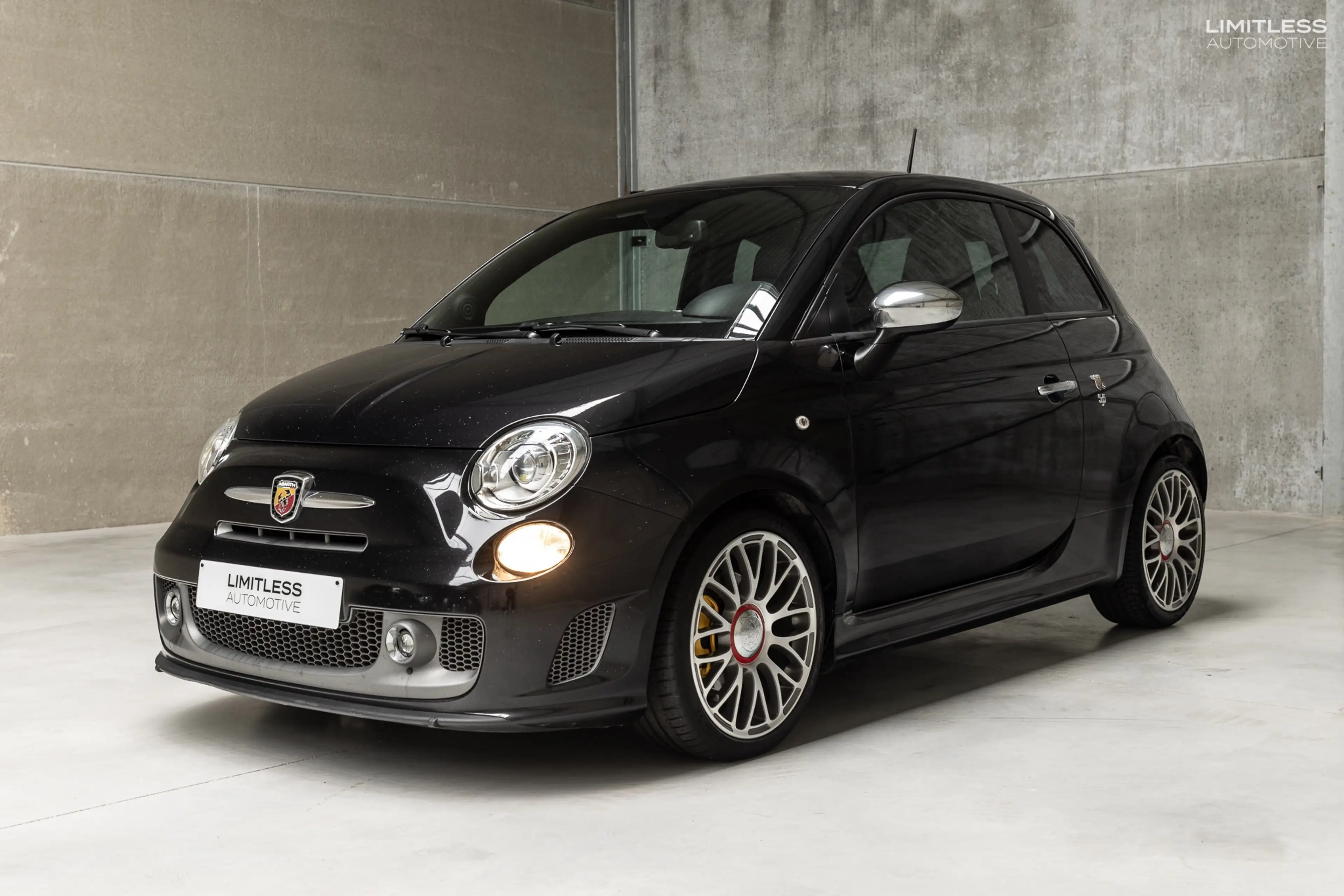 Abarth 595 Turismo | Black over Tan
