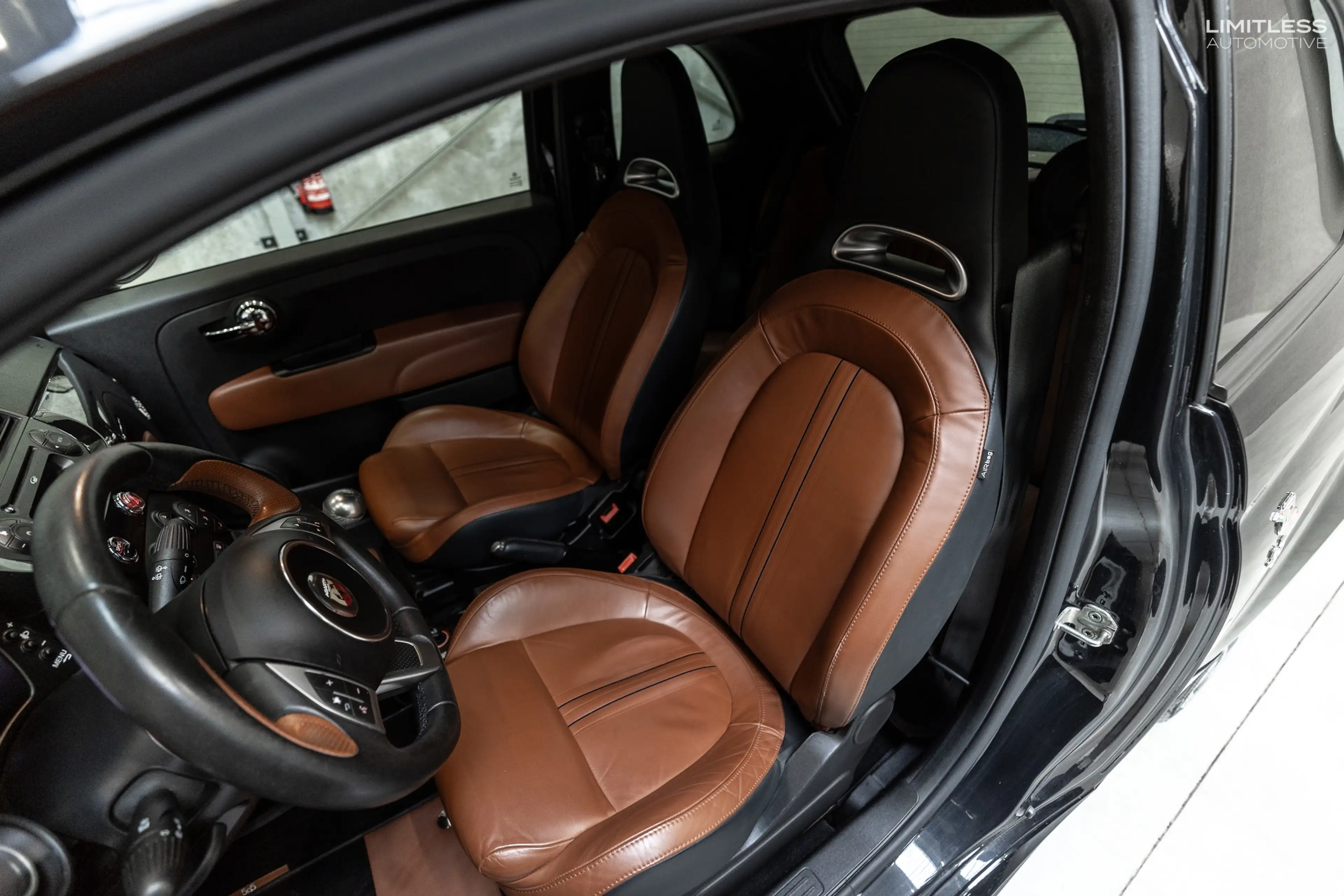 Abarth 595 Turismo | Black over Tan — photo 13