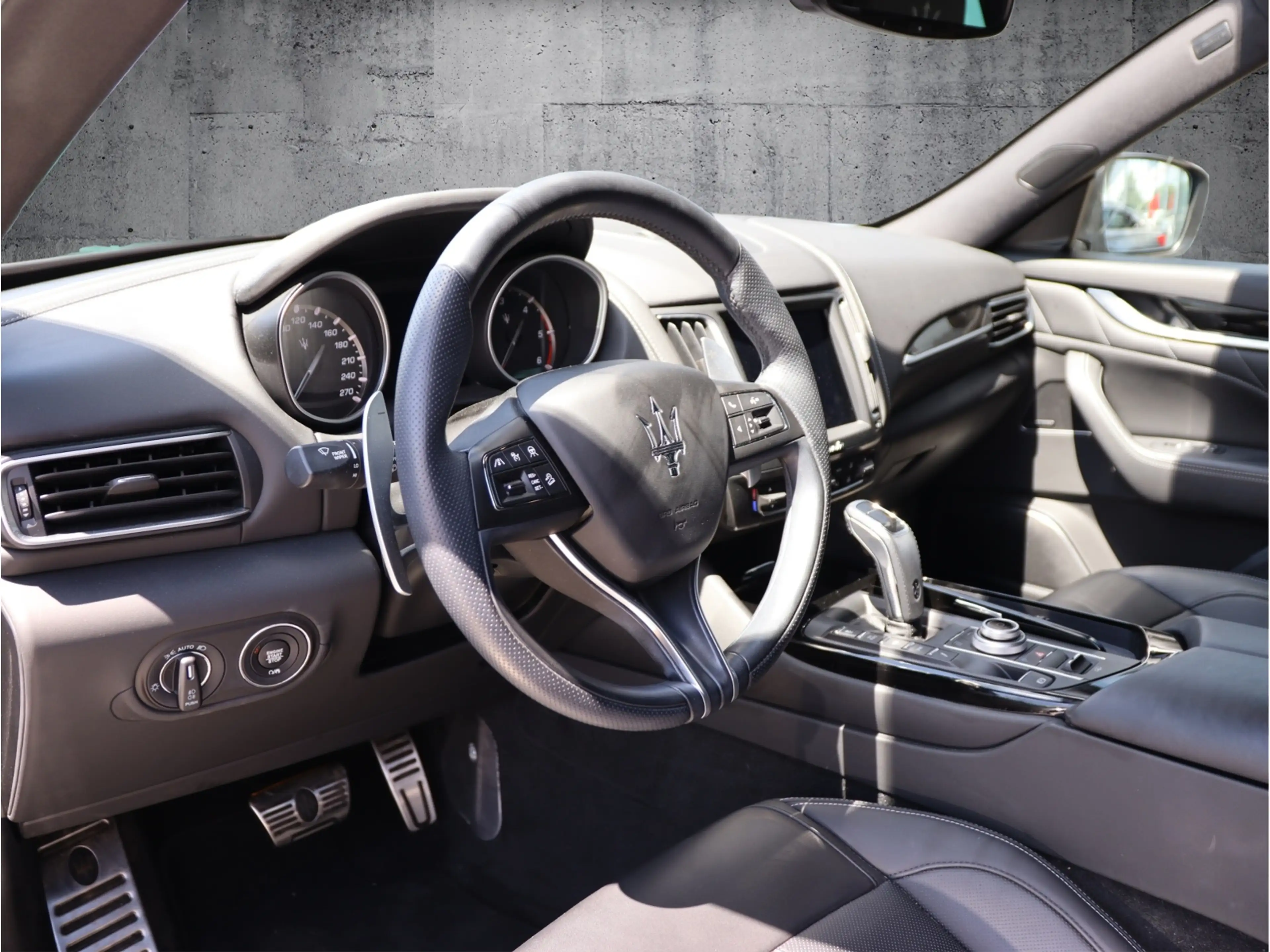 Maserati Levante Diesel GranSport — photo 14
