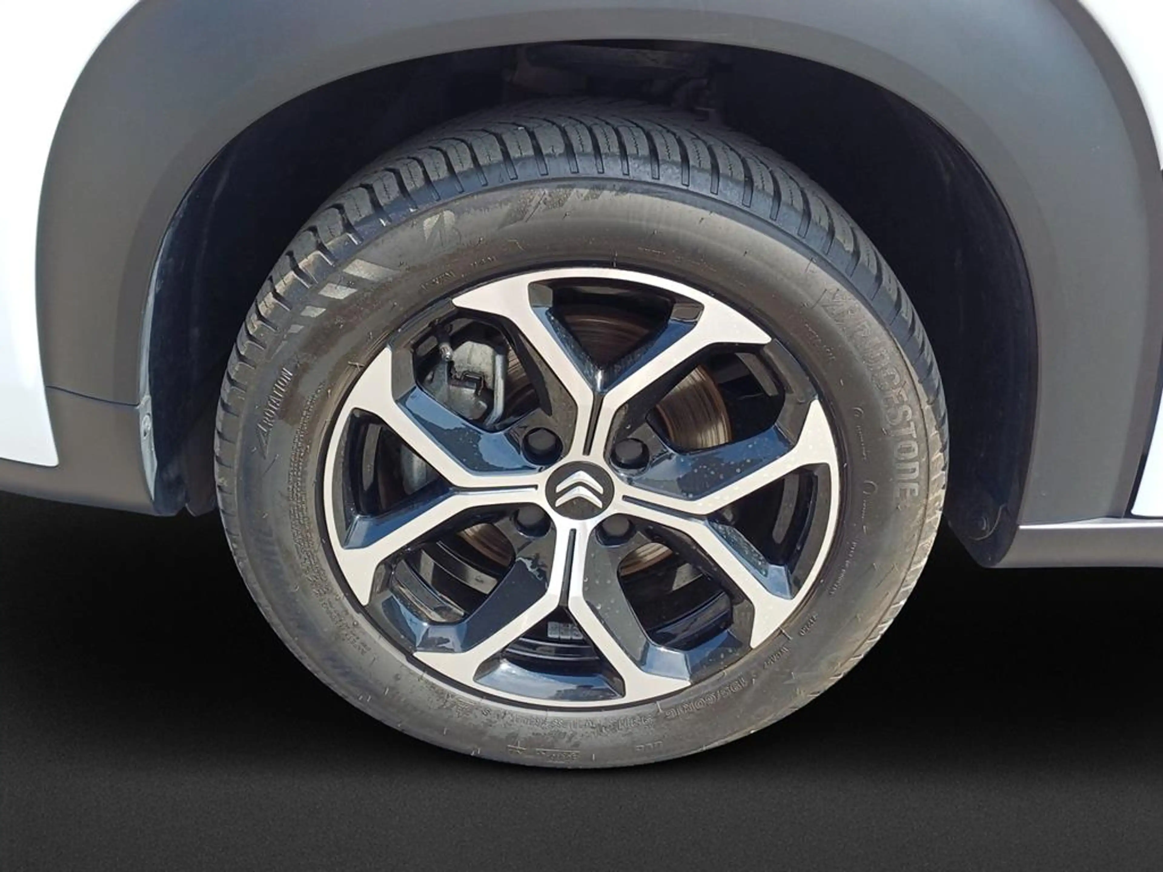 Citroen C3 Aircross PureTech 110 S&S Shine — photo 8