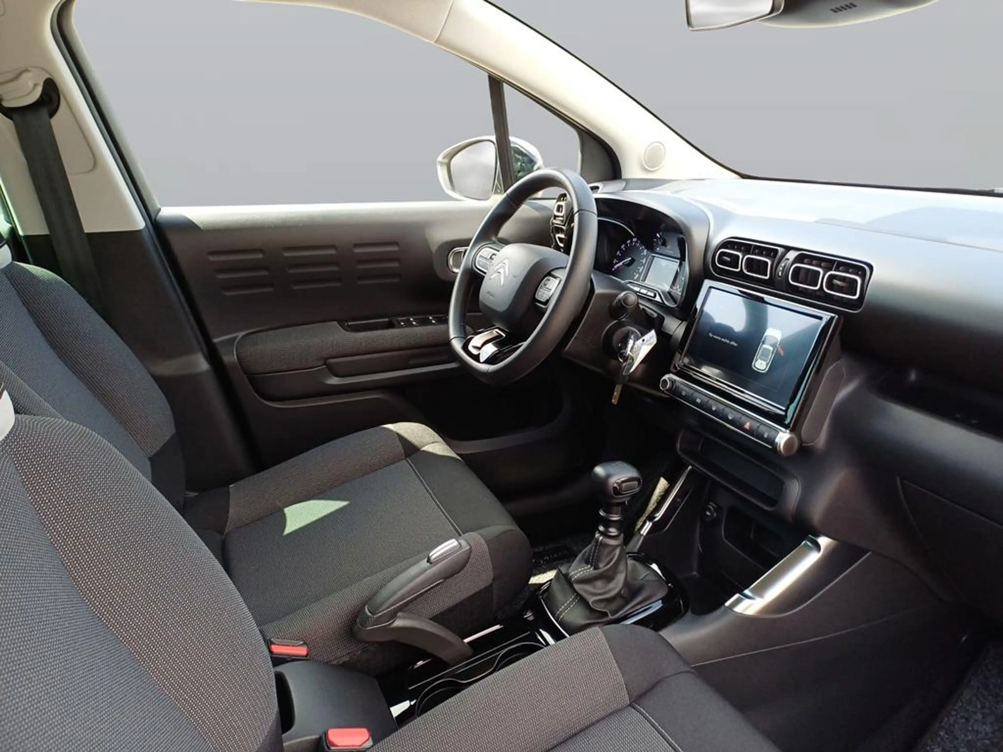 Citroen C3 Aircross PureTech 110 S&S Shine — photo 11