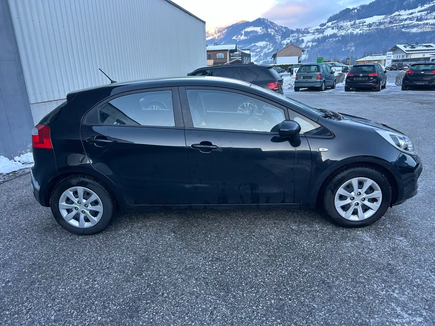 Kia Rio 1.2 Benzin Schwarz - 2