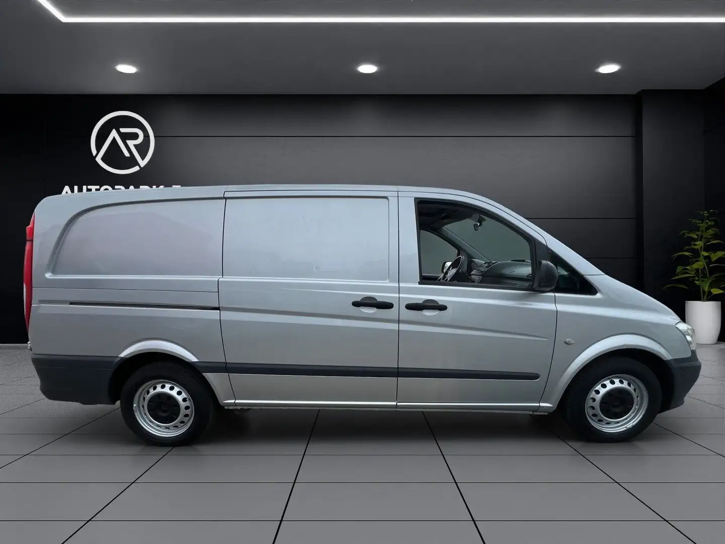 Mercedes-Benz Vito Kasten 113 CDI lang*KLIMA*AHK* Silber - 2