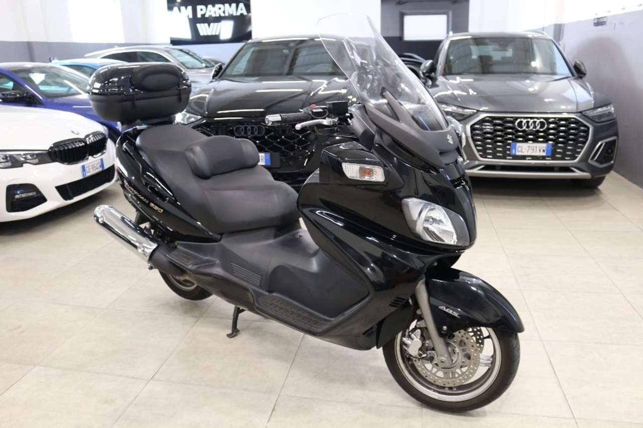 Suzuki Burgman 650 EXECUTIVE "" SOLO 22000 KM"" COME NUOVO