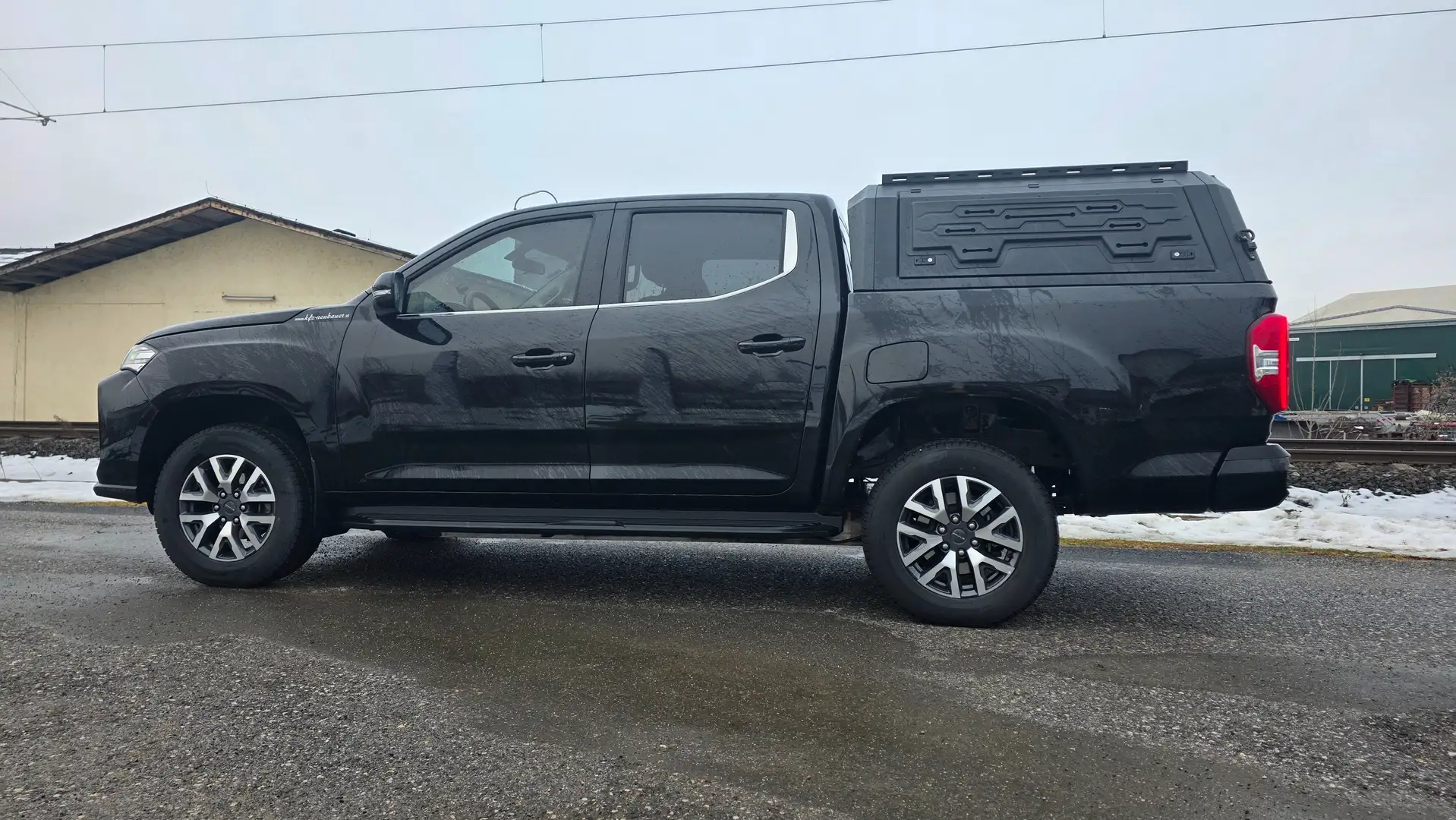 Maxus T90 Elektro 88,5KwH Akku Schwarz - 2