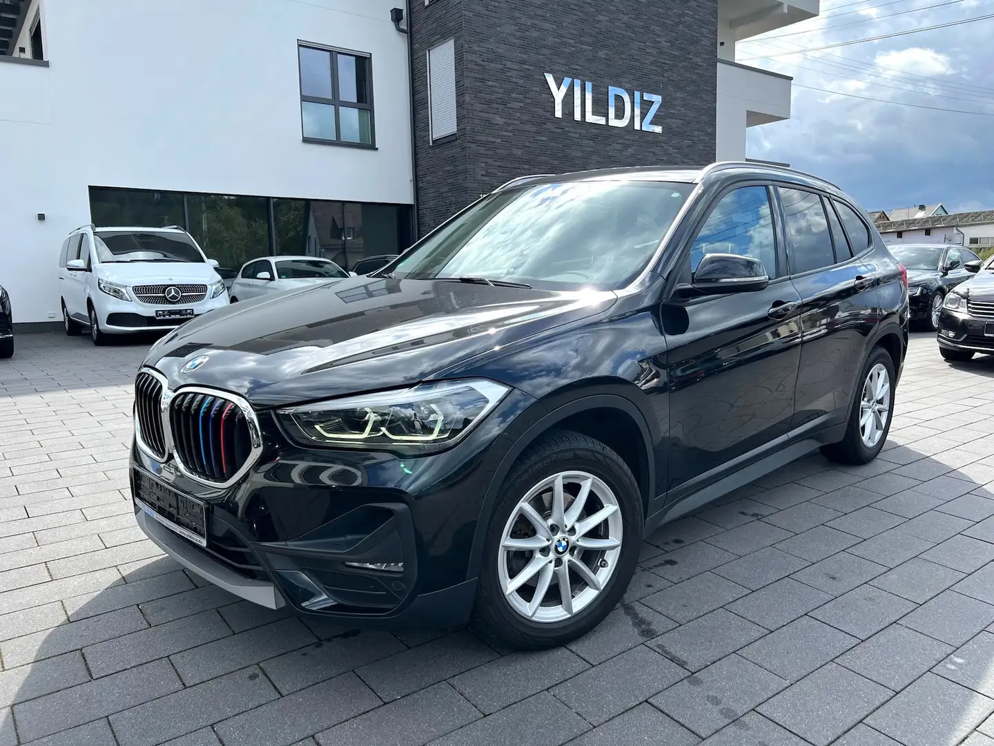 BMW X1 18d sDrive ADVANTAGE LED SPORT NAVI EU6 Noir - 1