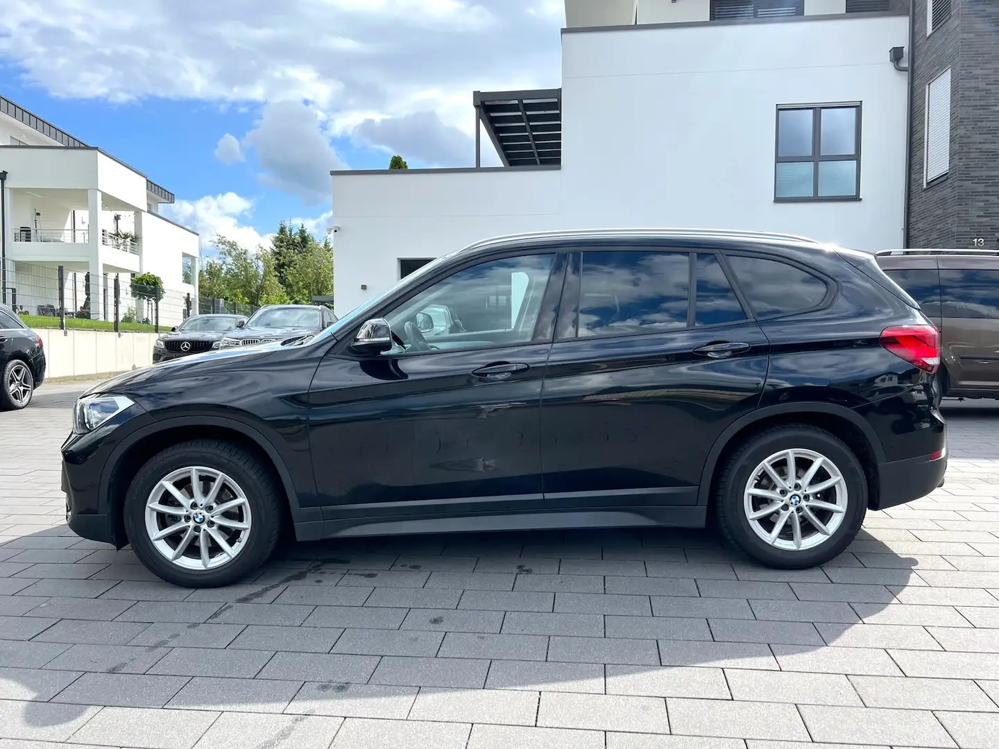 BMW X1 18d sDrive ADVANTAGE LED SPORT NAVI EU6 Noir - 2