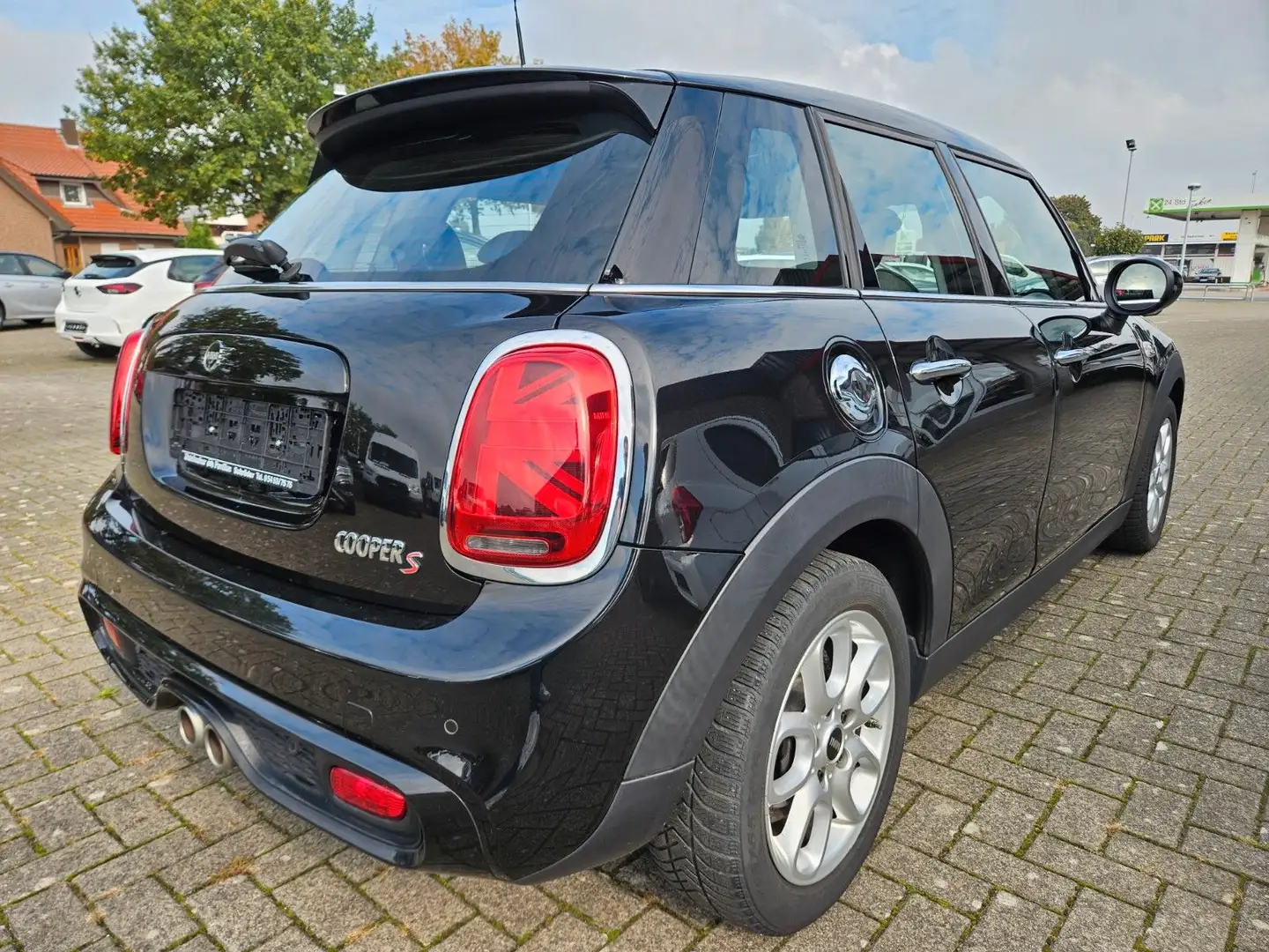 MINI Cooper S COOPER S Mini 5-trg. SHZ PDC TEMP LED NAV Schwarz - 2