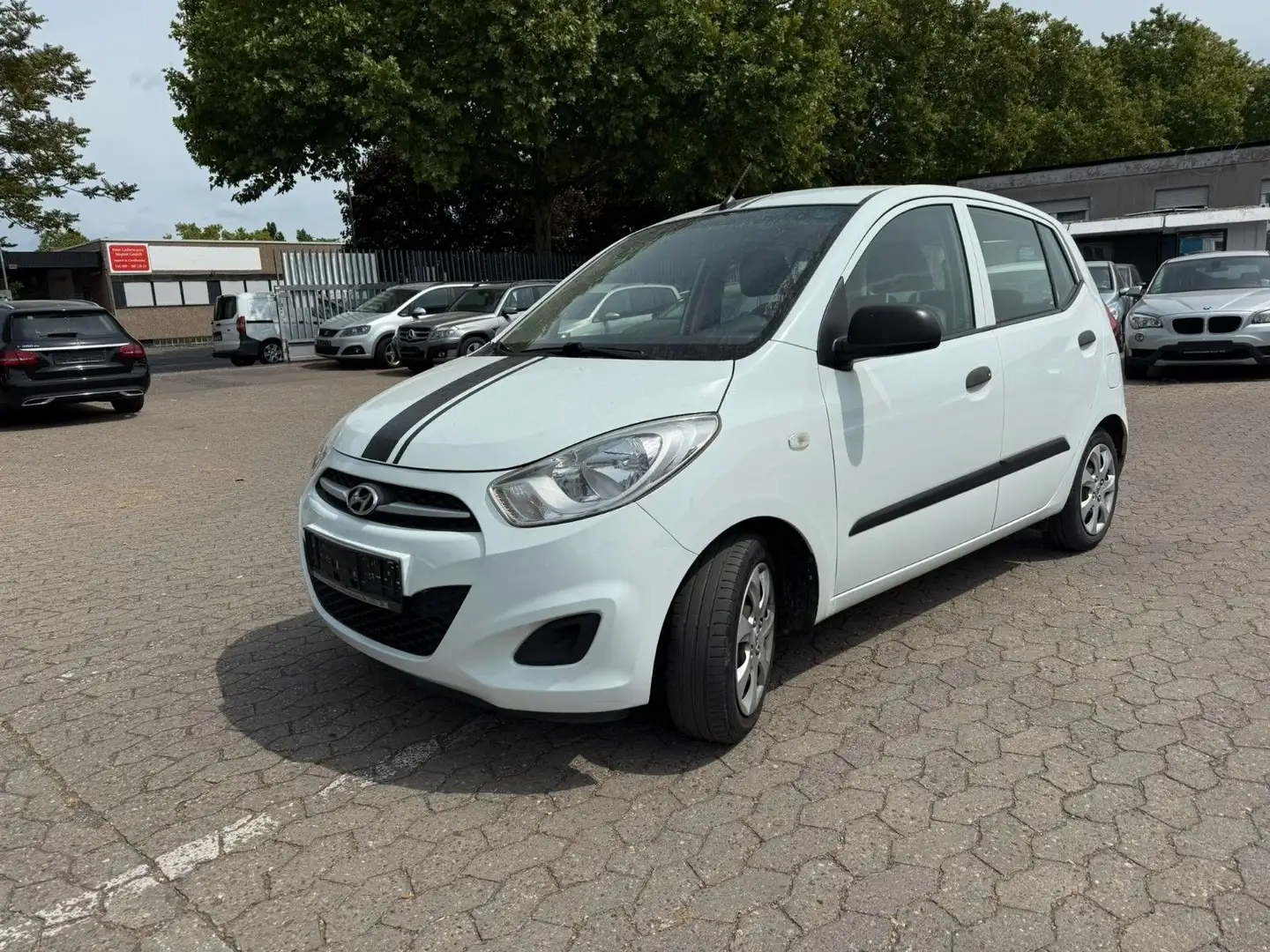 Hyundai i10 1.1 FIFA WM Edition*Klima*2.Hand Wit - 1