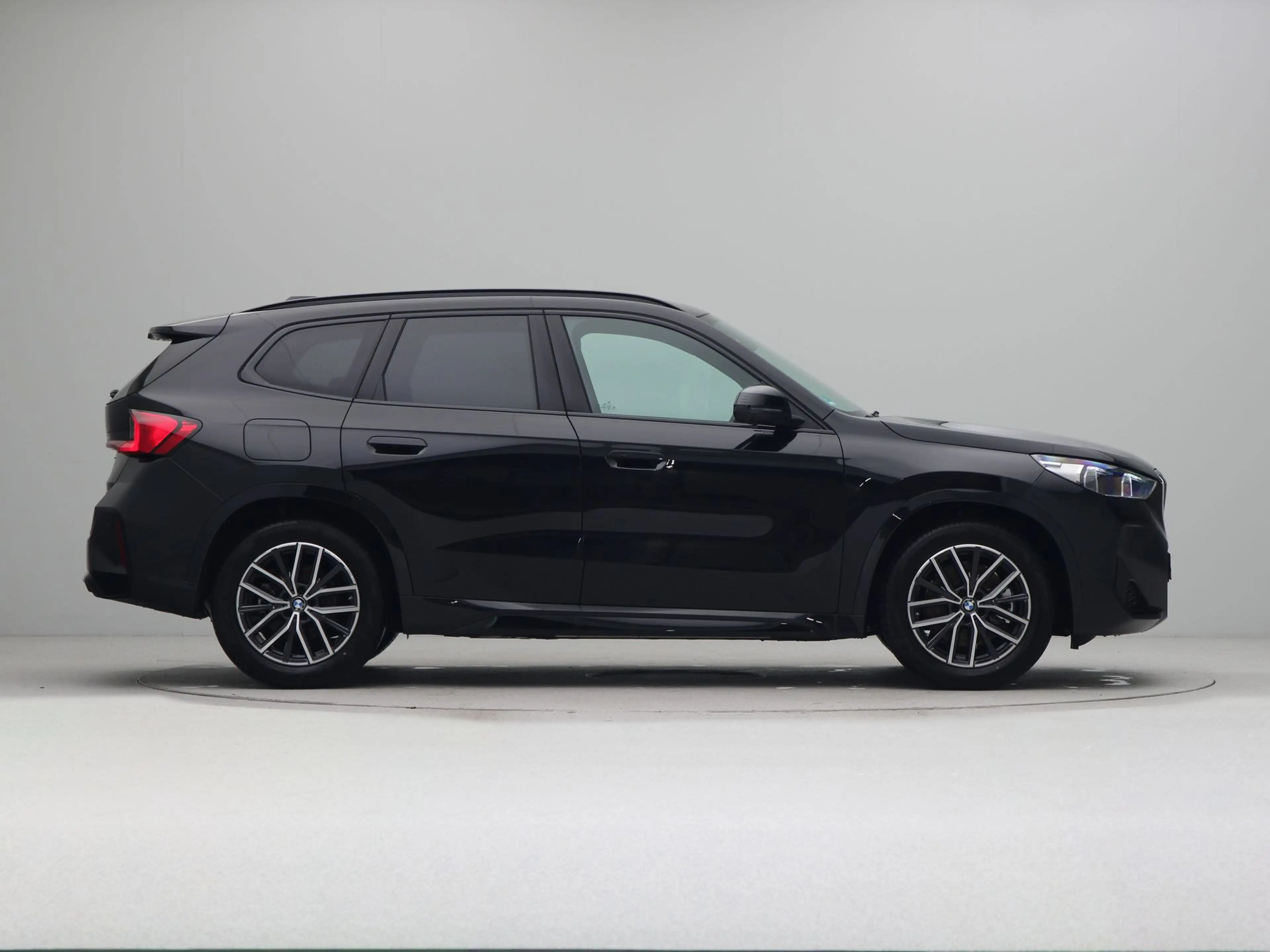 BMW X1 xDrive30e — photo 4