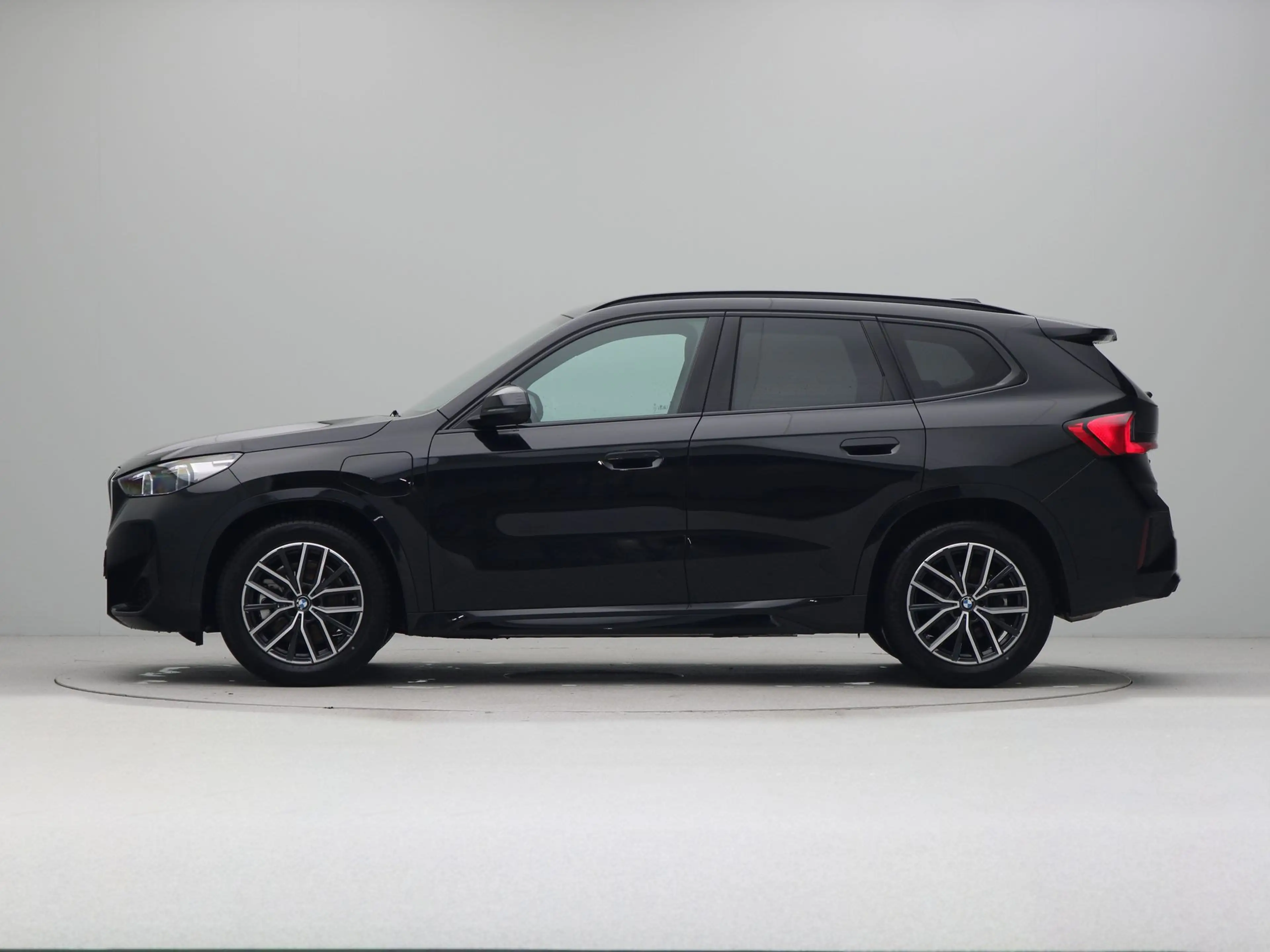 BMW X1 xDrive30e — photo 8
