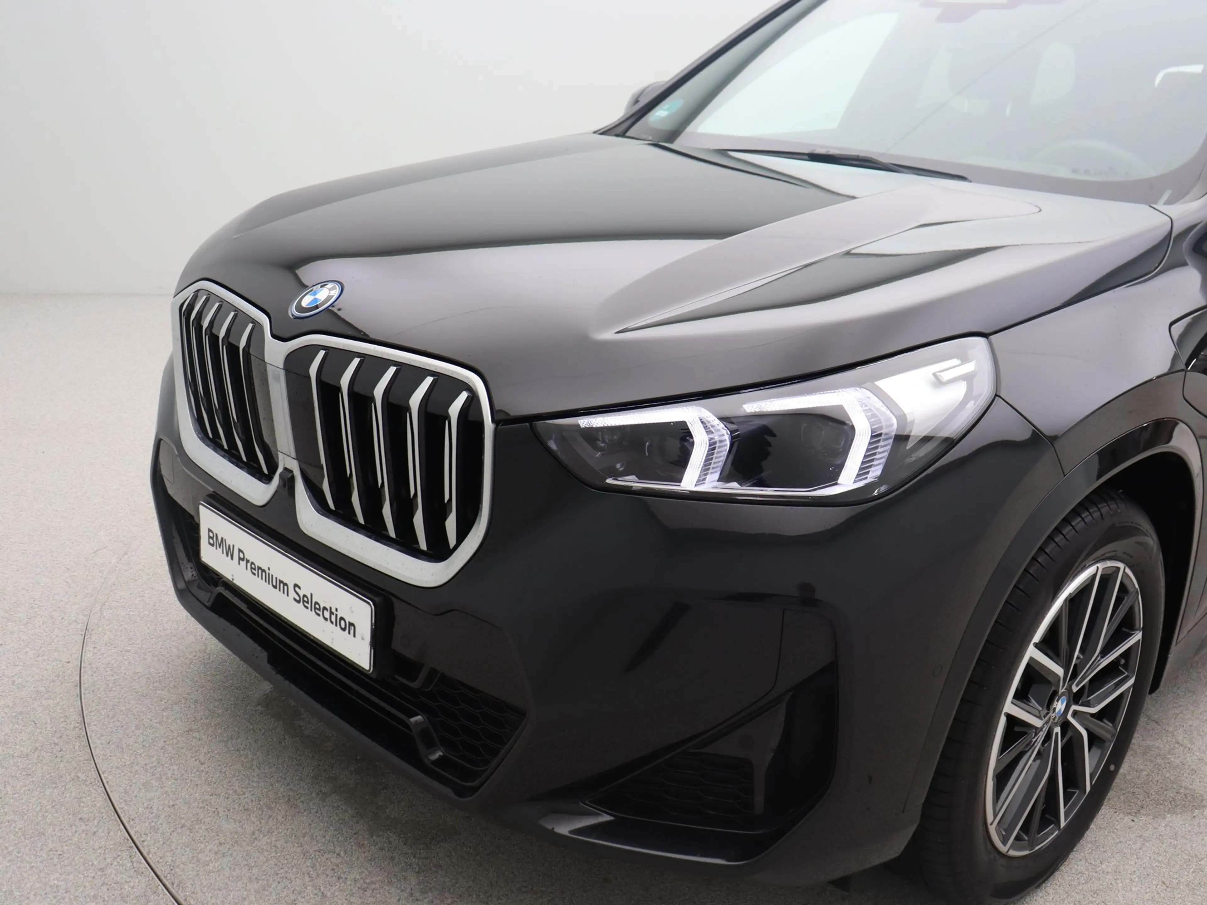 BMW X1 xDrive30e — photo 12