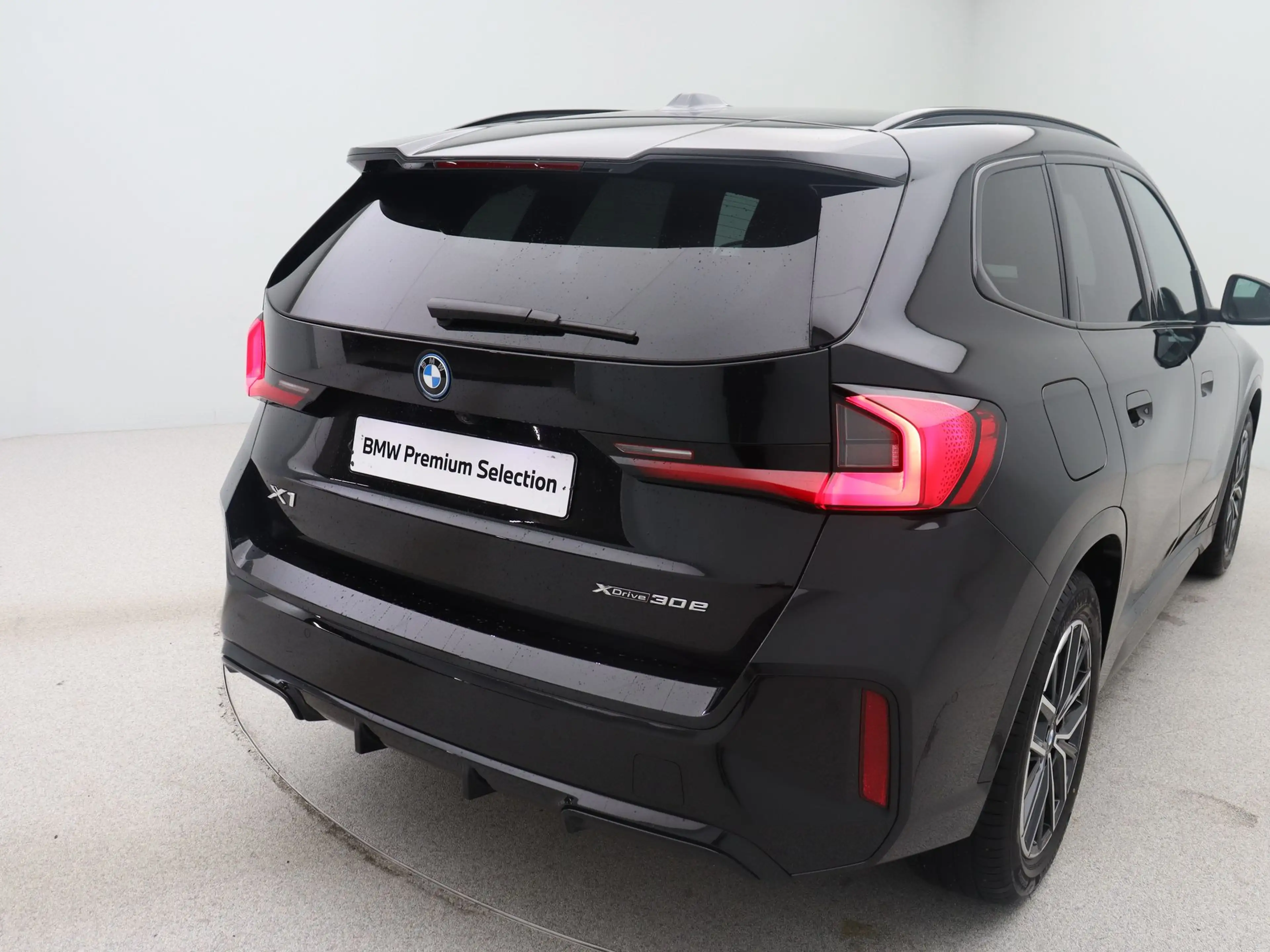 BMW X1 xDrive30e — photo 9