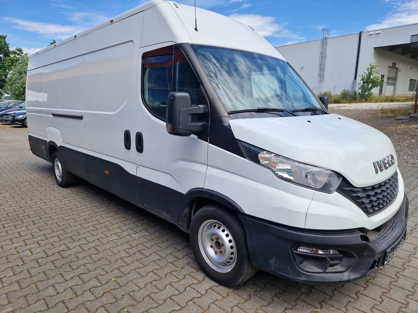 Iveco Daily 35S14V Maxikasten RS 4100mm Weiß - 1