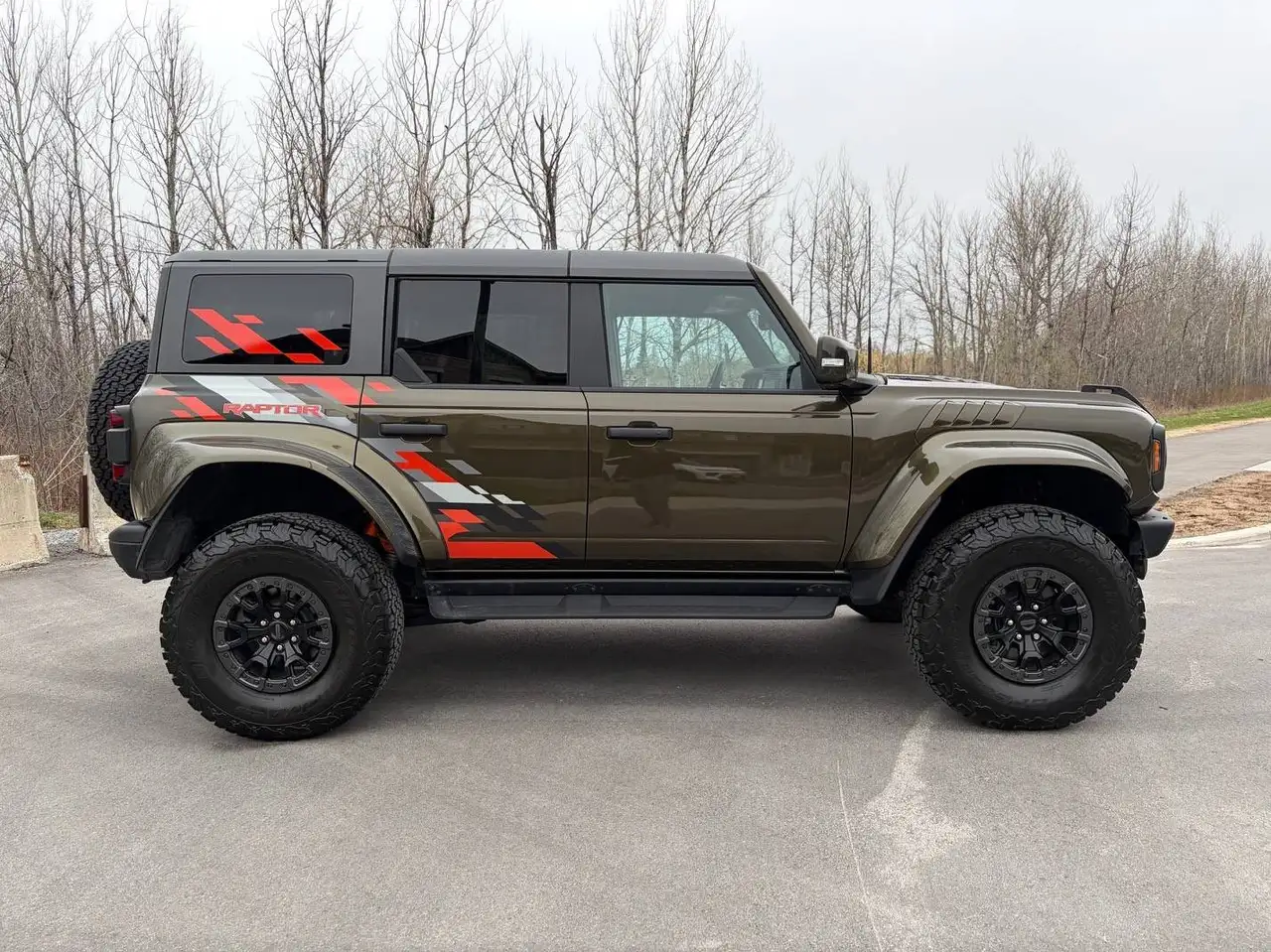 Ford Bronco photo Ford Bronco