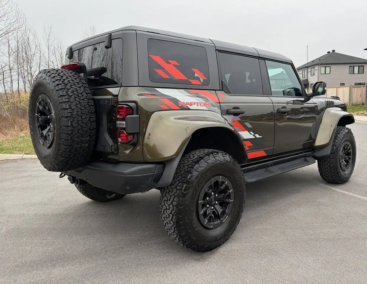 Ford Bronco photo Ford Bronco