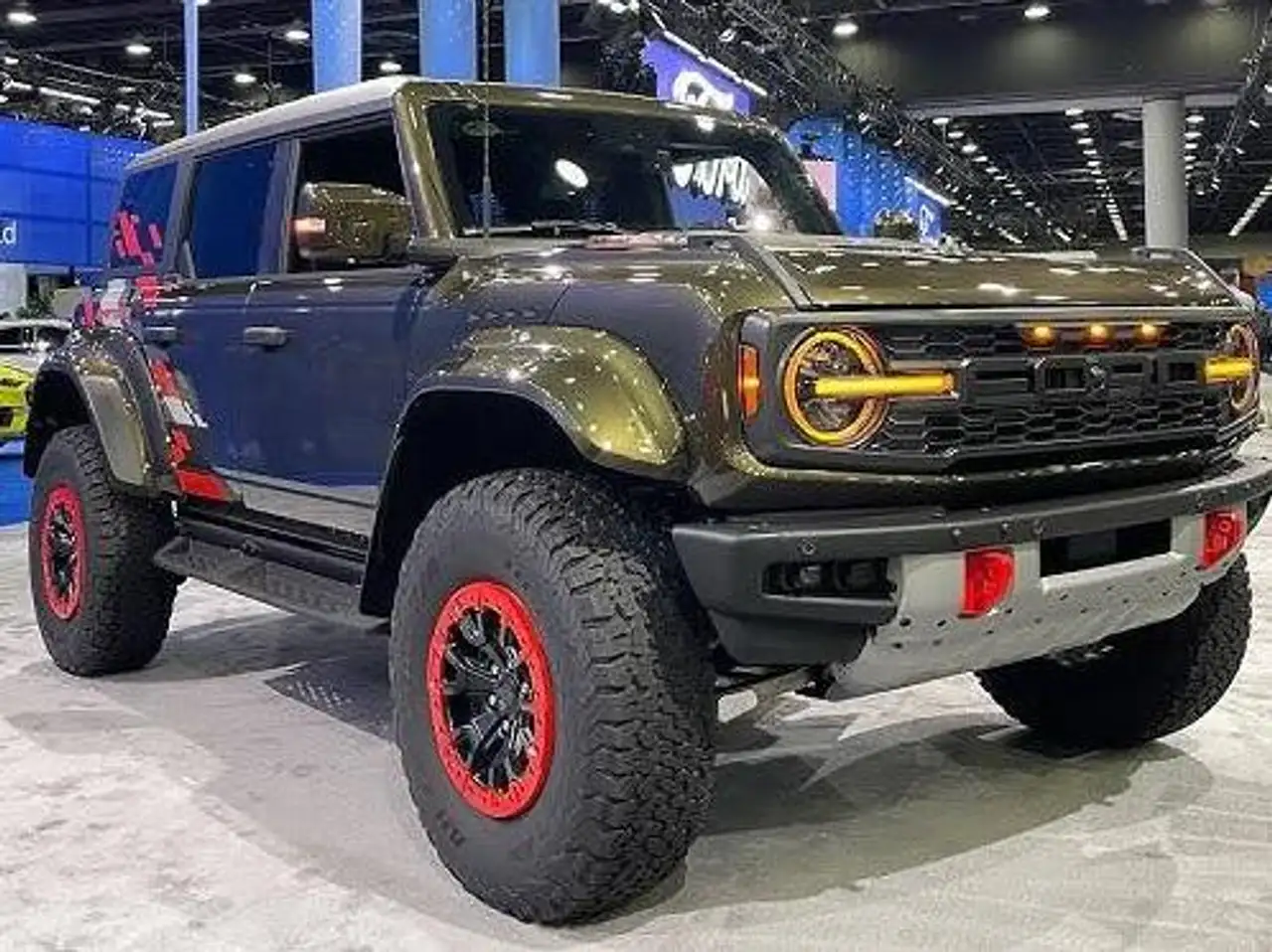 Ford Bronco photo Ford Bronco