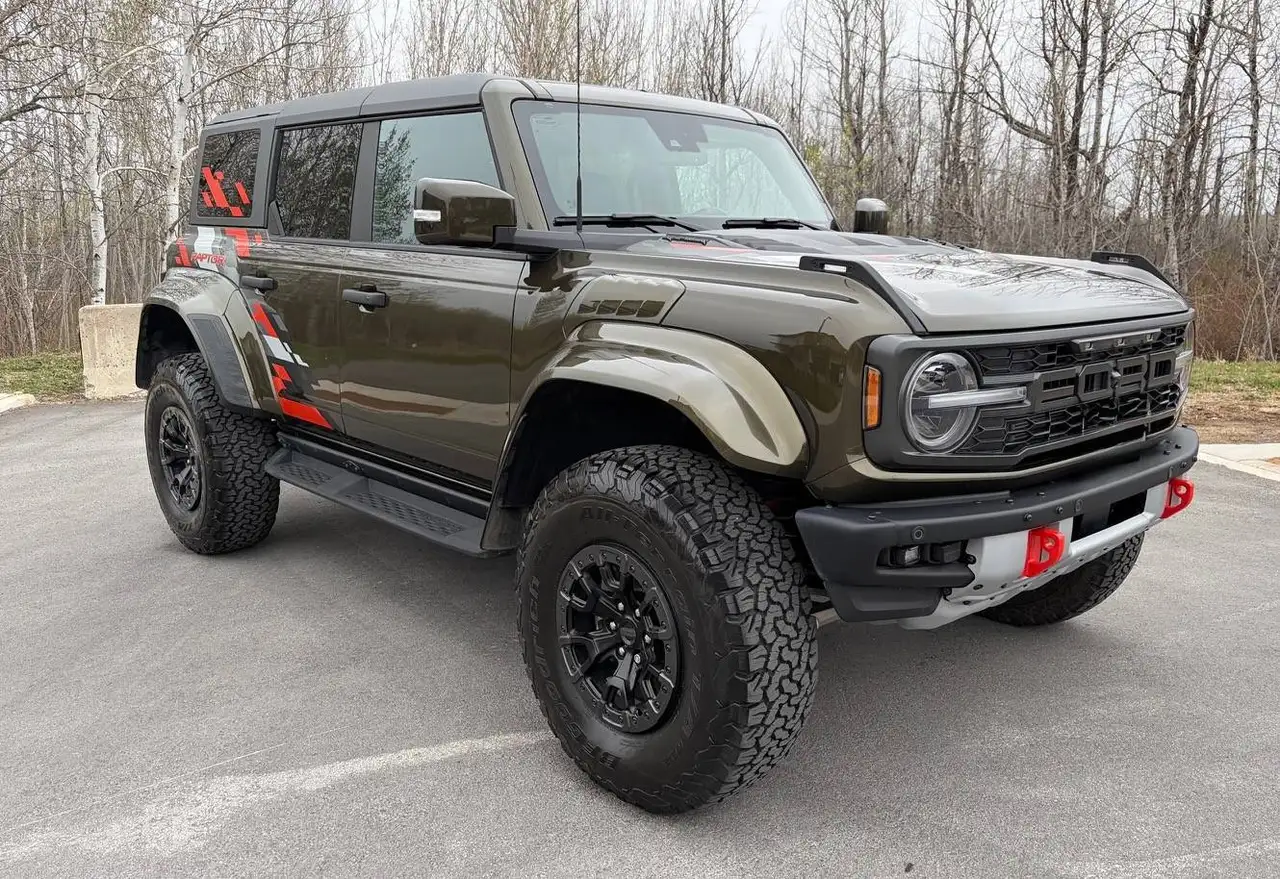 Ford Bronco photo Ford Bronco