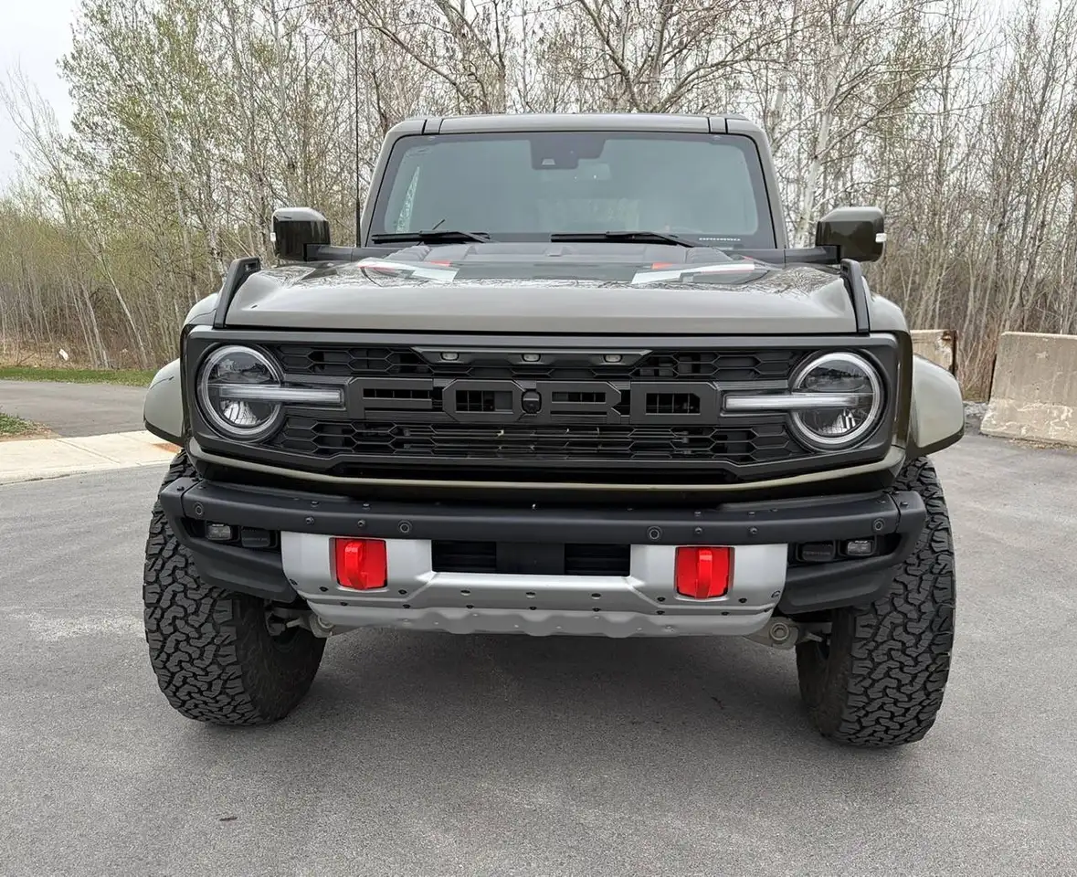 Ford Bronco photo Ford Bronco