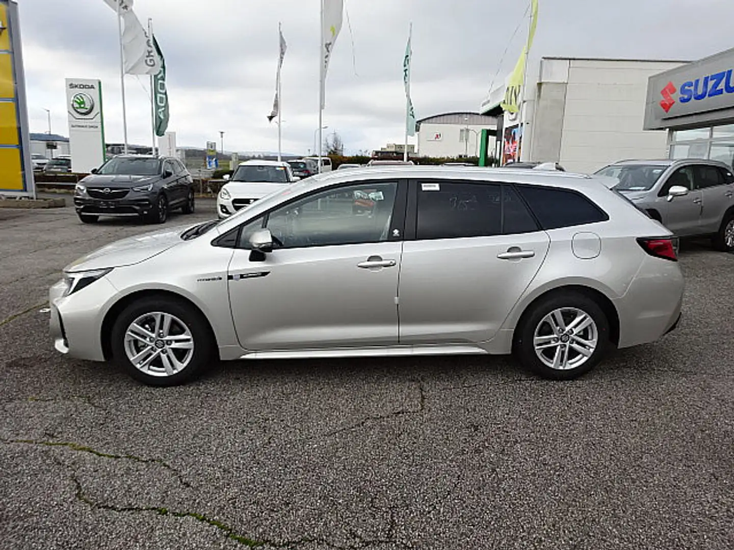 Suzuki Swace 1,8 HEV E-CVT Flash Silber - 1