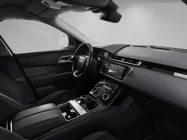 Land Rover Range Rover Velar view 8