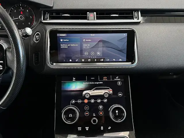 Land Rover Range Rover Velar view 14