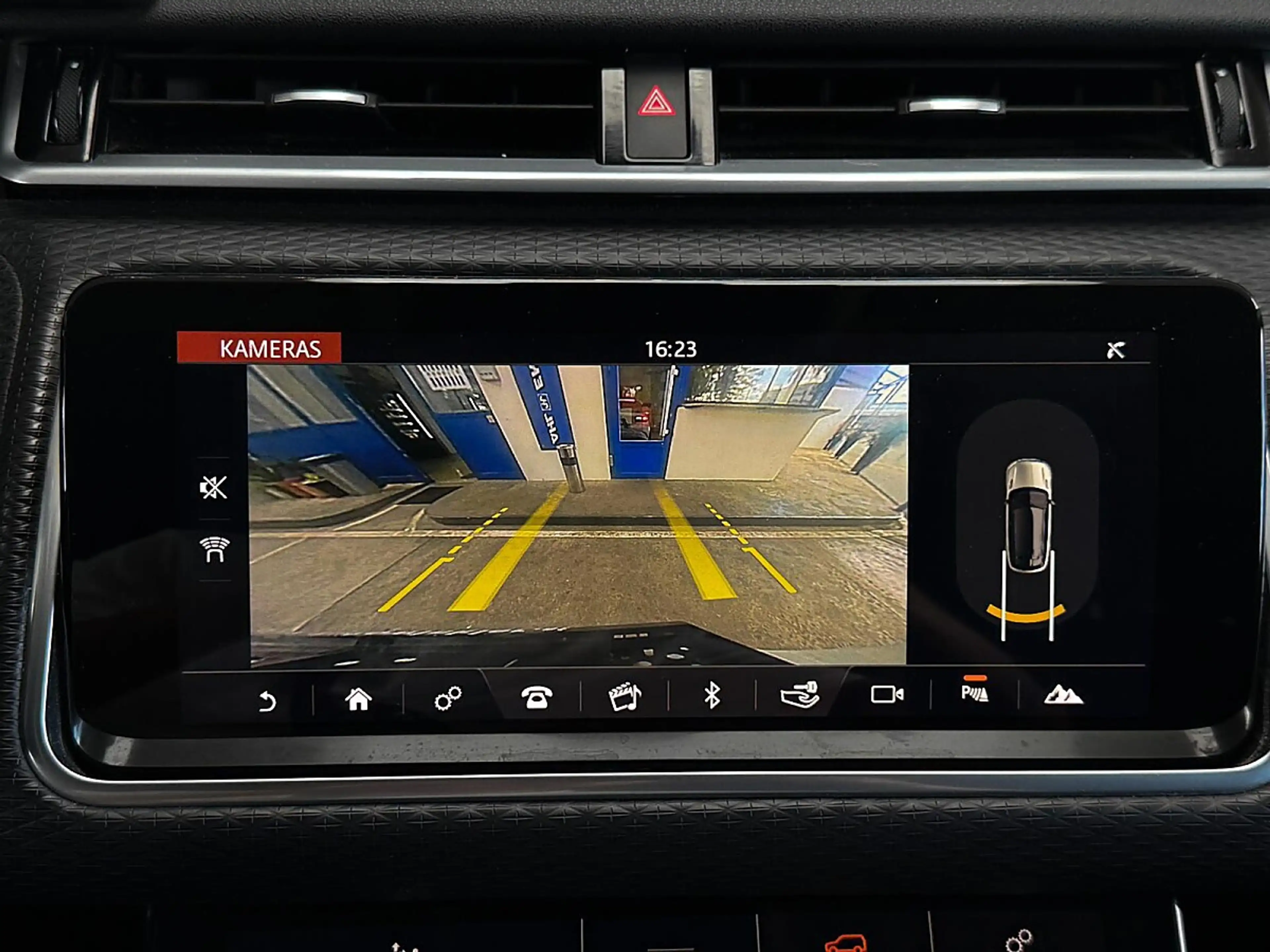 Land Rover Range Rover Velar D180 Allrad Aut. | PICKERL BIS 05/2027 | — photo 17