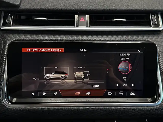 Land Rover Range Rover Velar view 15