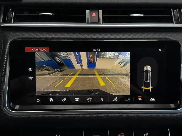 Land Rover Range Rover Velar view 17