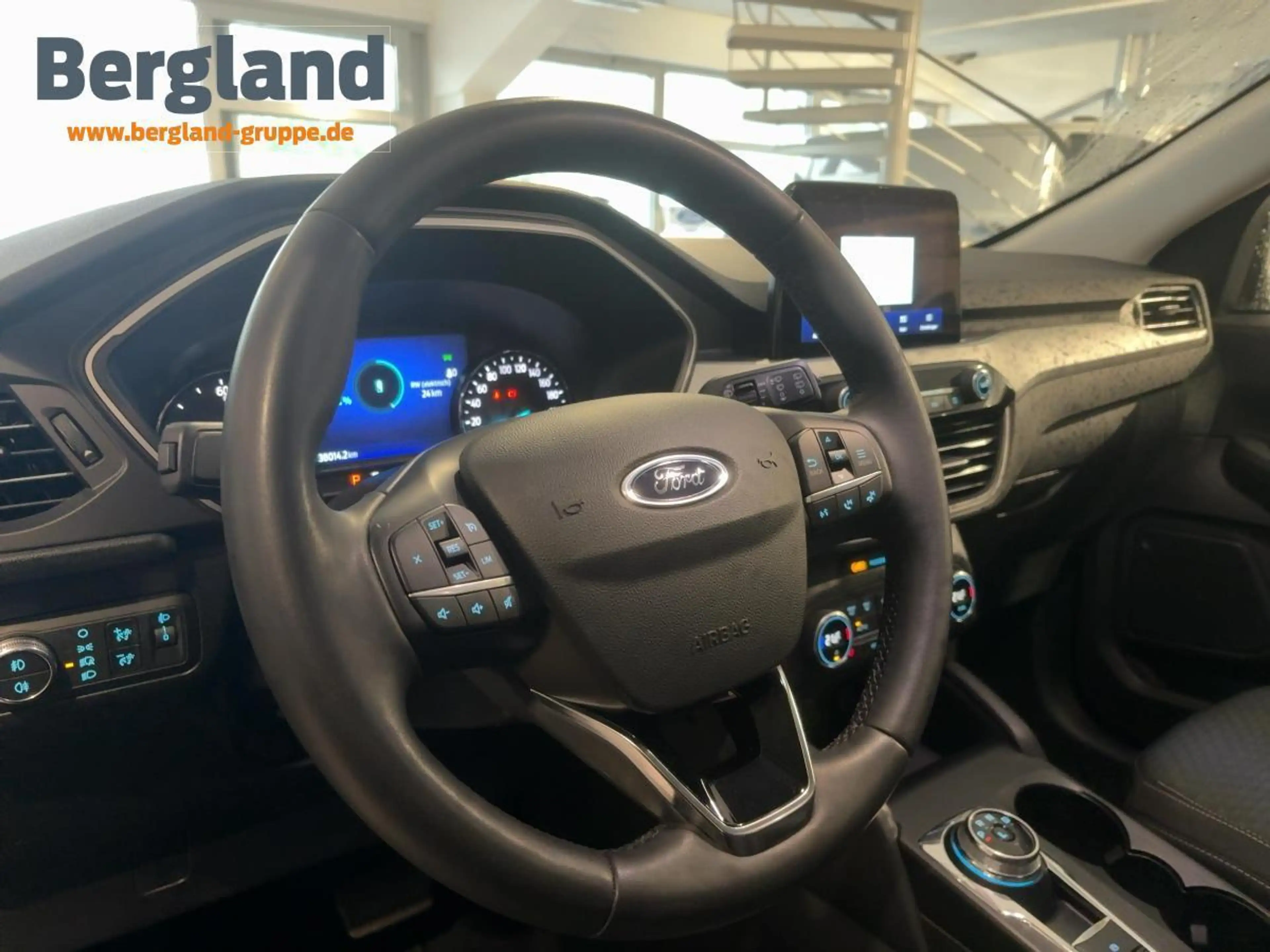 Ford Kuga Cool & Connect PHEV — photo 8