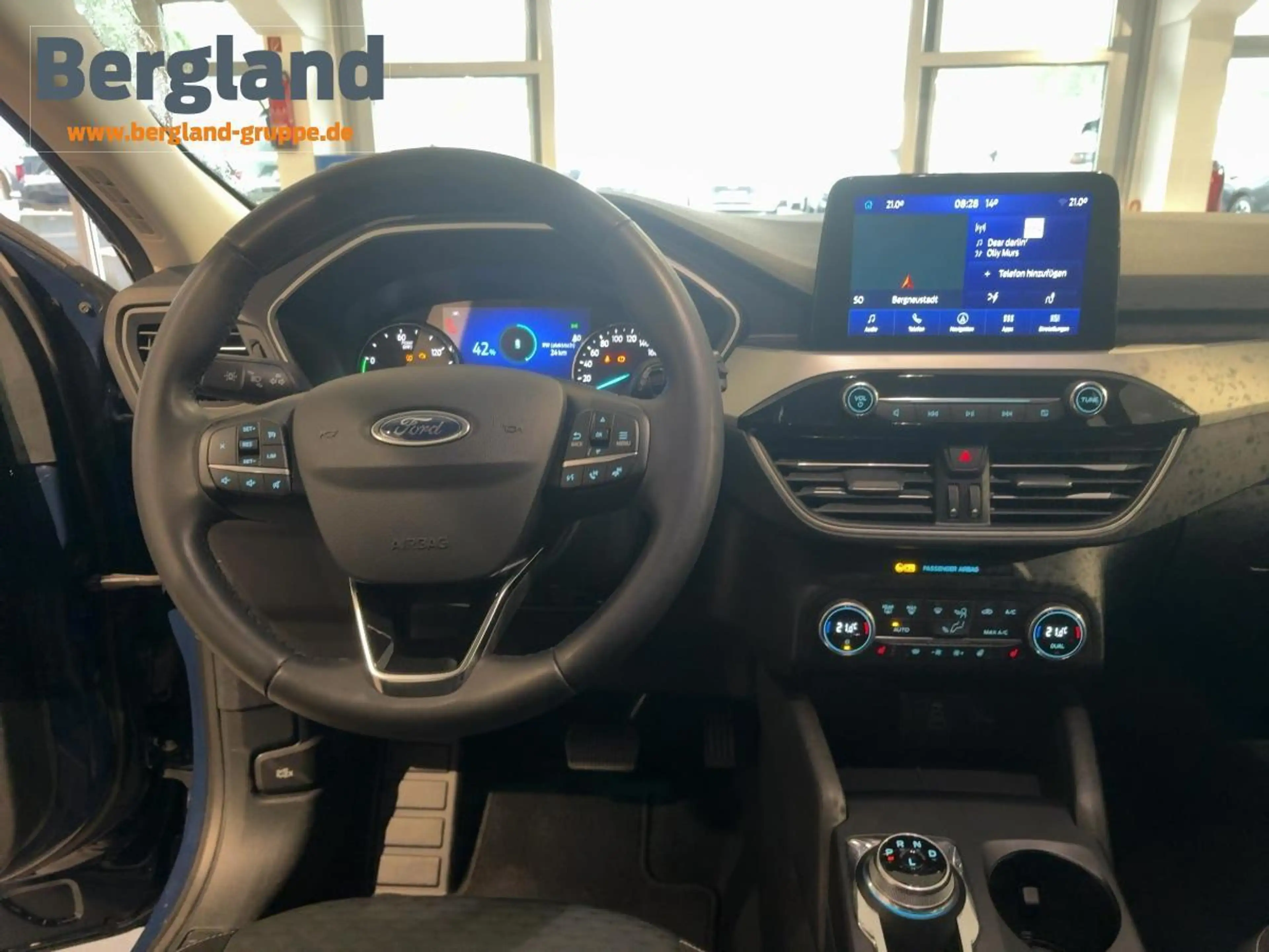 Ford Kuga Cool & Connect PHEV — photo 9
