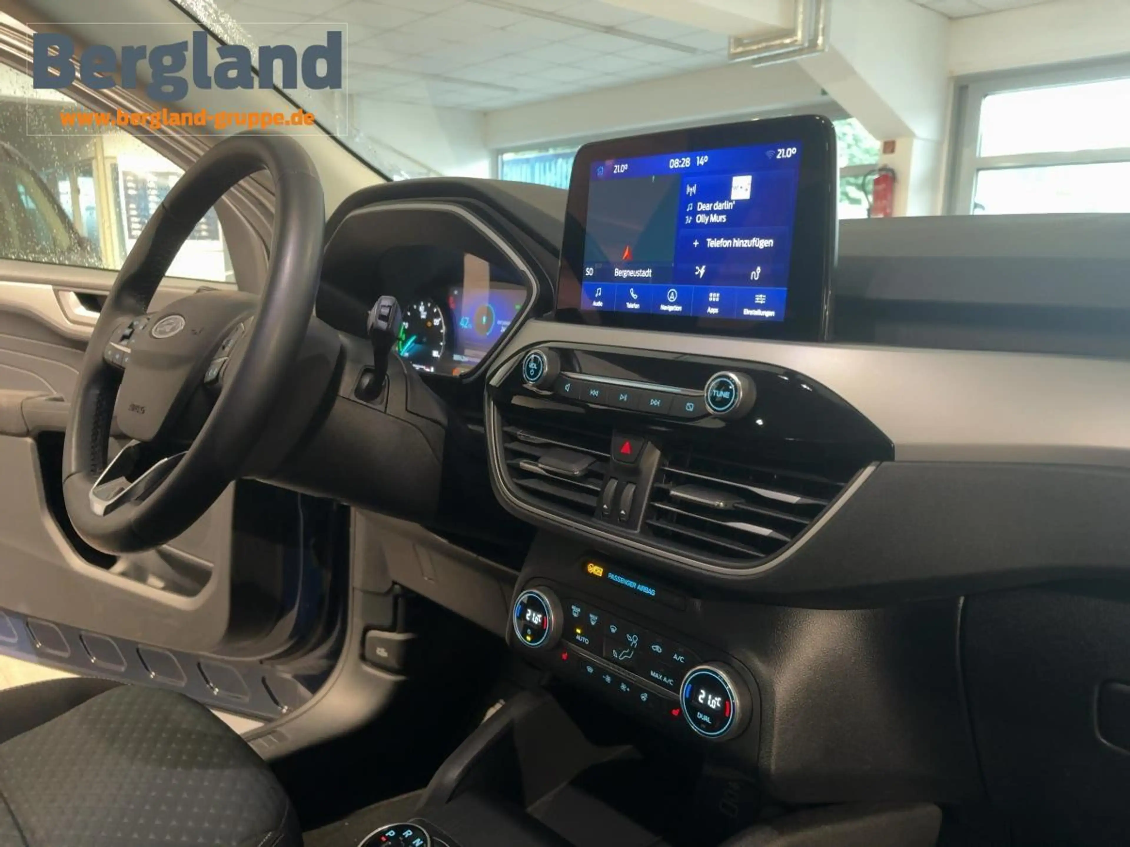 Ford Kuga Cool & Connect PHEV — photo 10