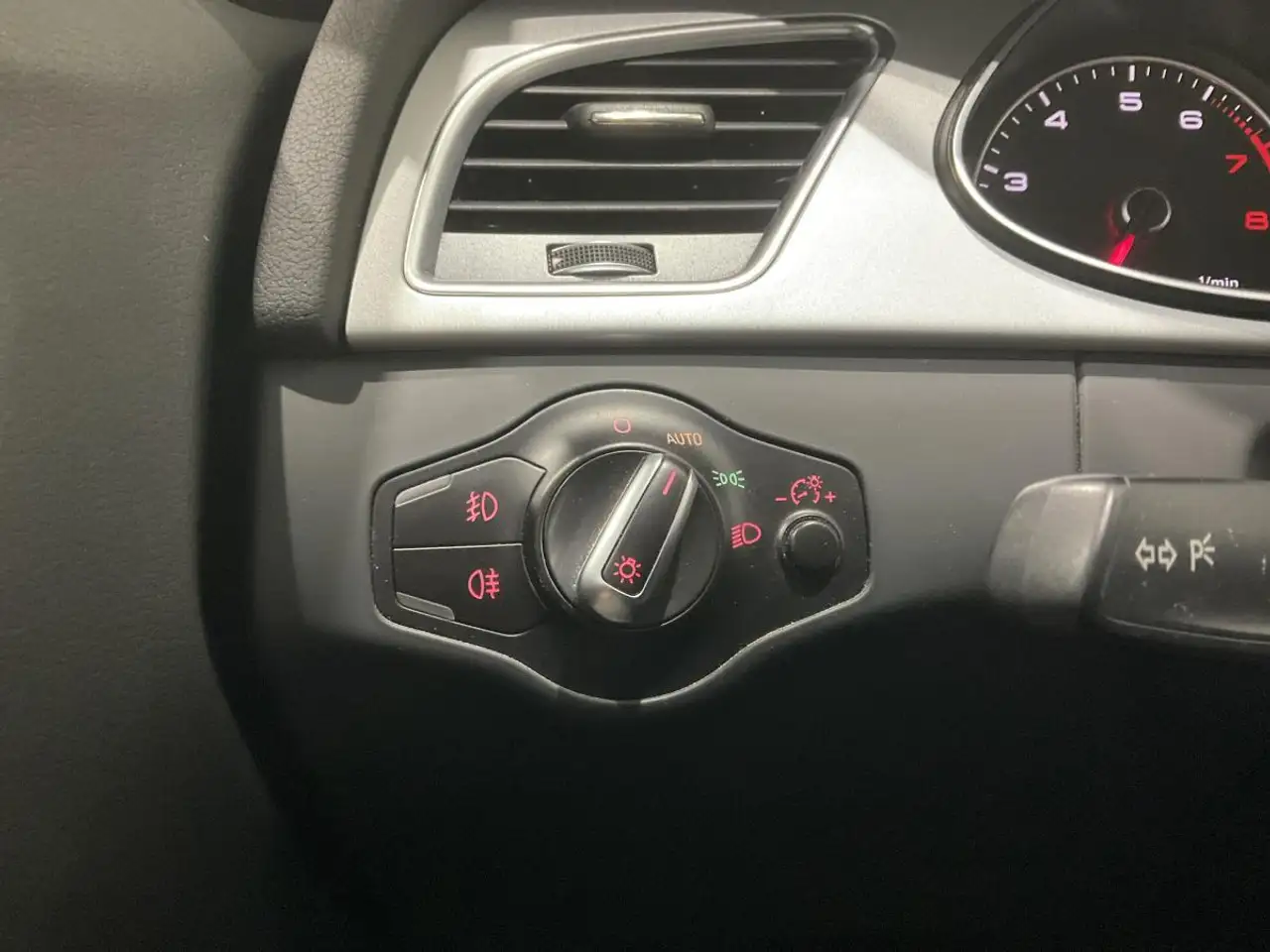 Audi A4 снимка Audi A4