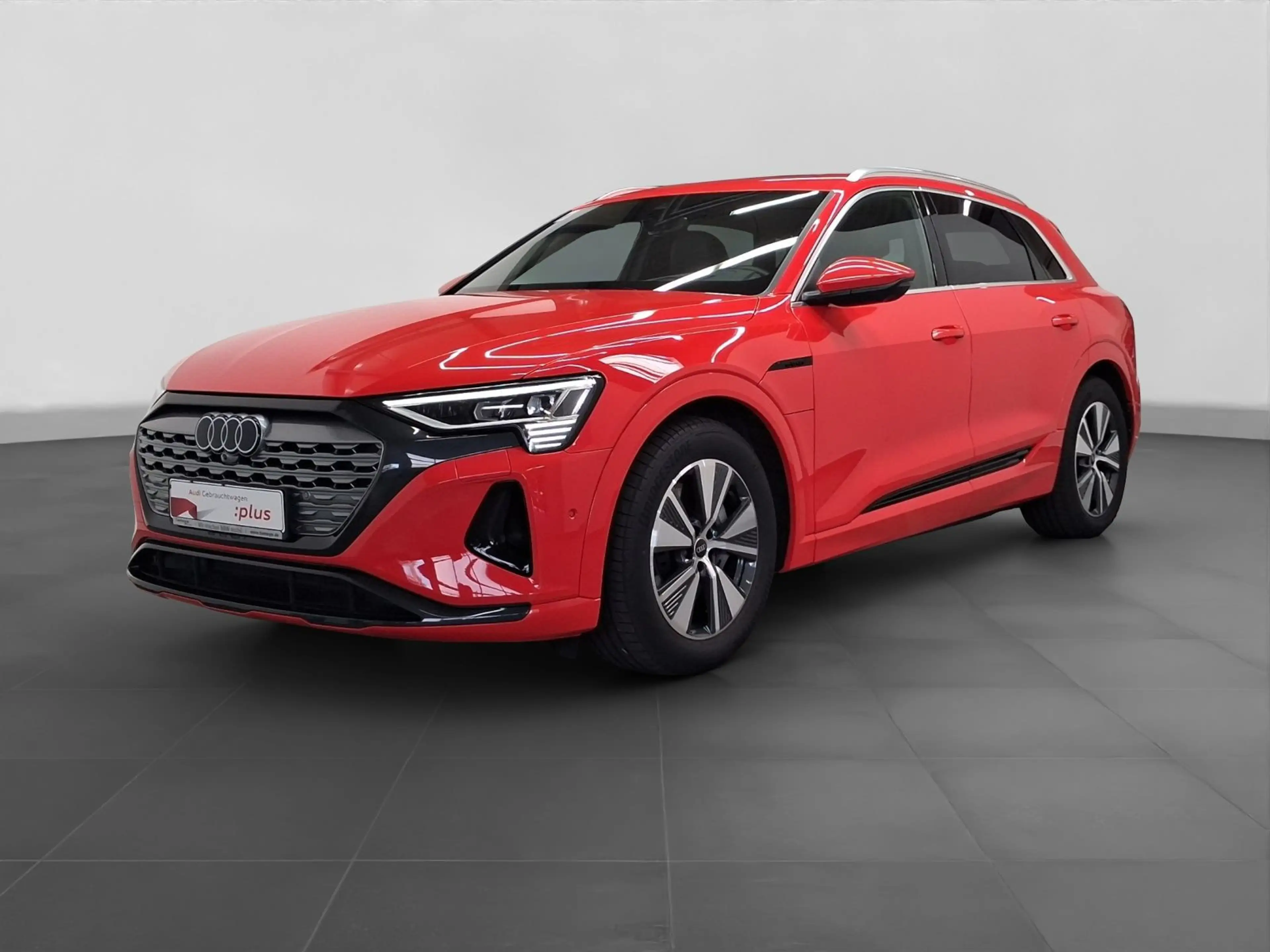 Audi Q8 e-tron 55 Q S LINE PANO AHK MATRIX PDC+ BuO — photo 2