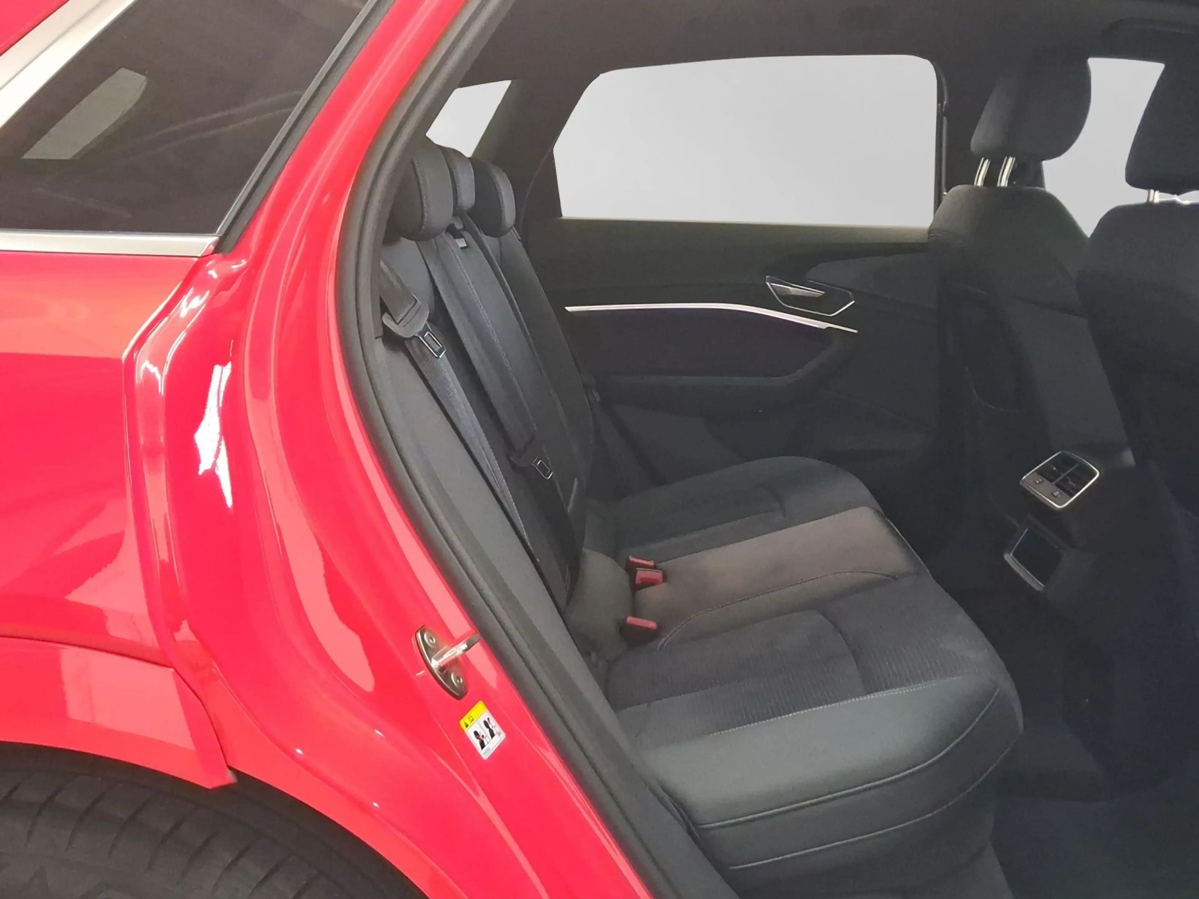 Audi Q8 e-tron 55 Q S LINE PANO AHK MATRIX PDC+ BuO — photo 6