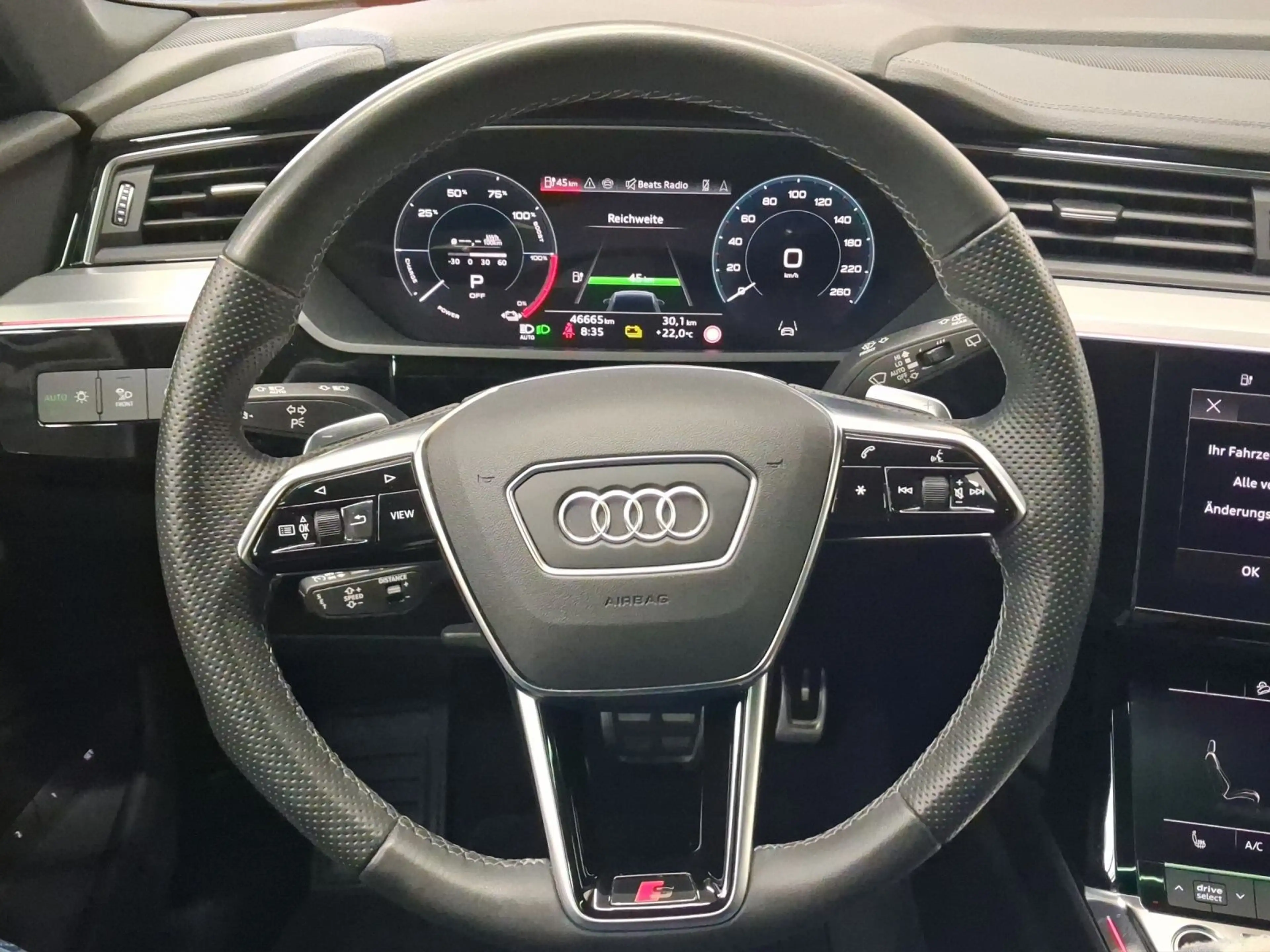 Audi Q8 e-tron 55 Q S LINE PANO AHK MATRIX PDC+ BuO — photo 9