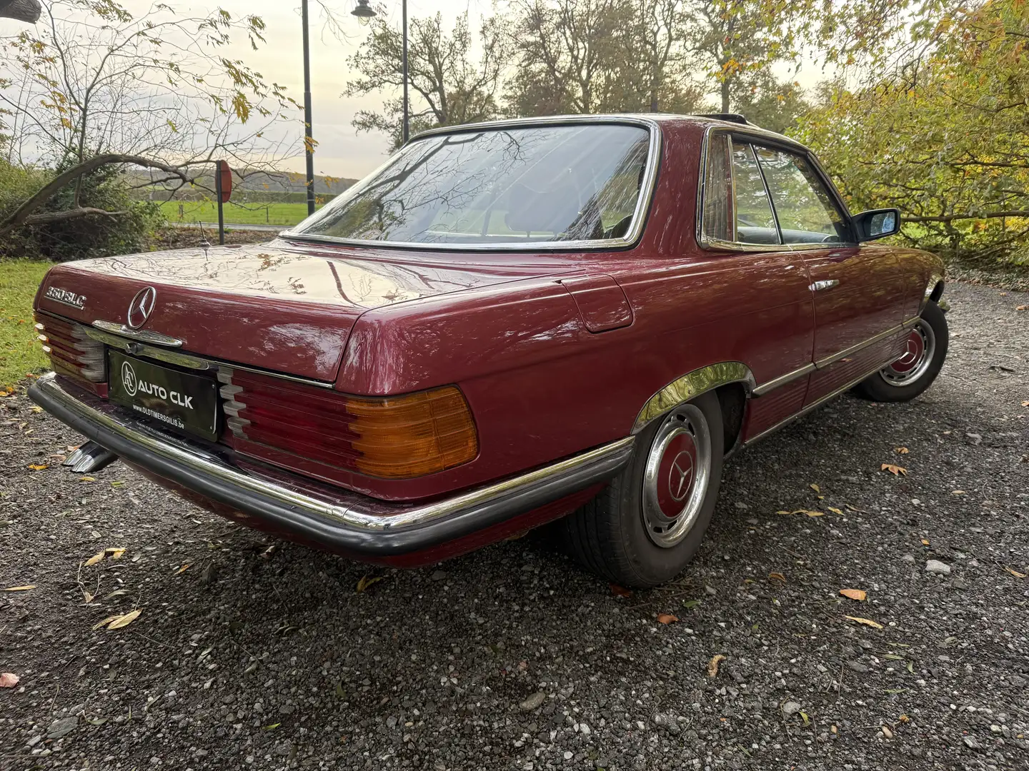 Mercedes-Benz SLC 350 1979 V8 Coupe Toit Ouvrant Boite Auto SHOWROOM Rouge - 2