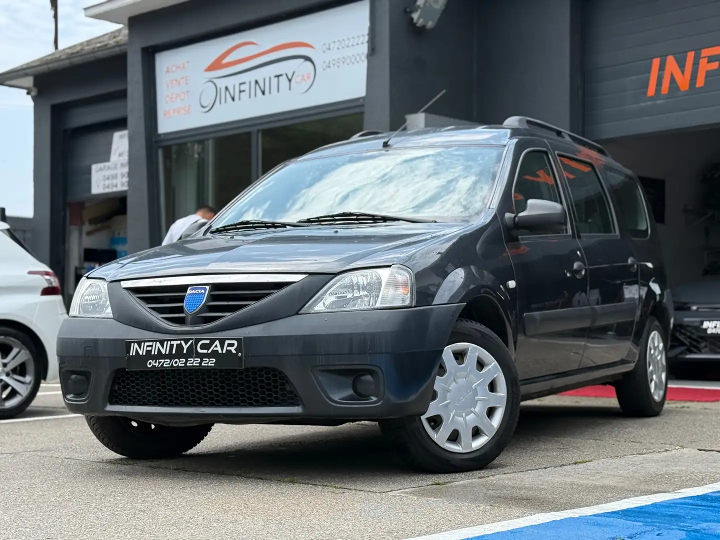 Dacia Logan Logan MCV 1.6i Ambiance 5pl. Gris - 2
