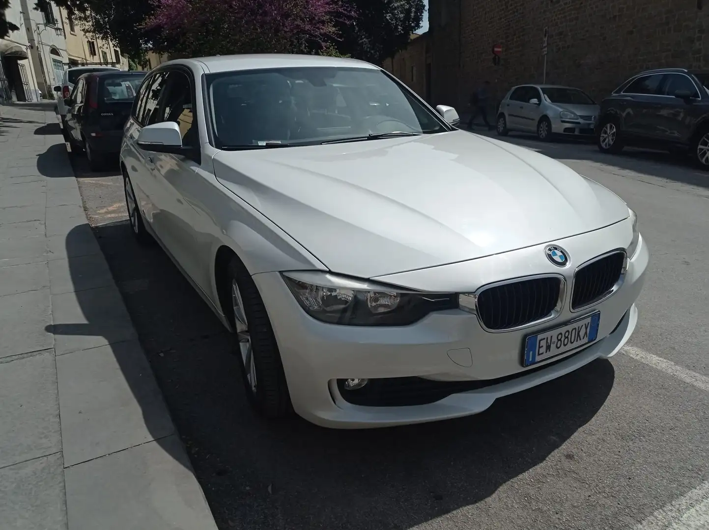 BMW 320 Serie 3 F31 2014 Touring 320d Business auto Bianco - 2