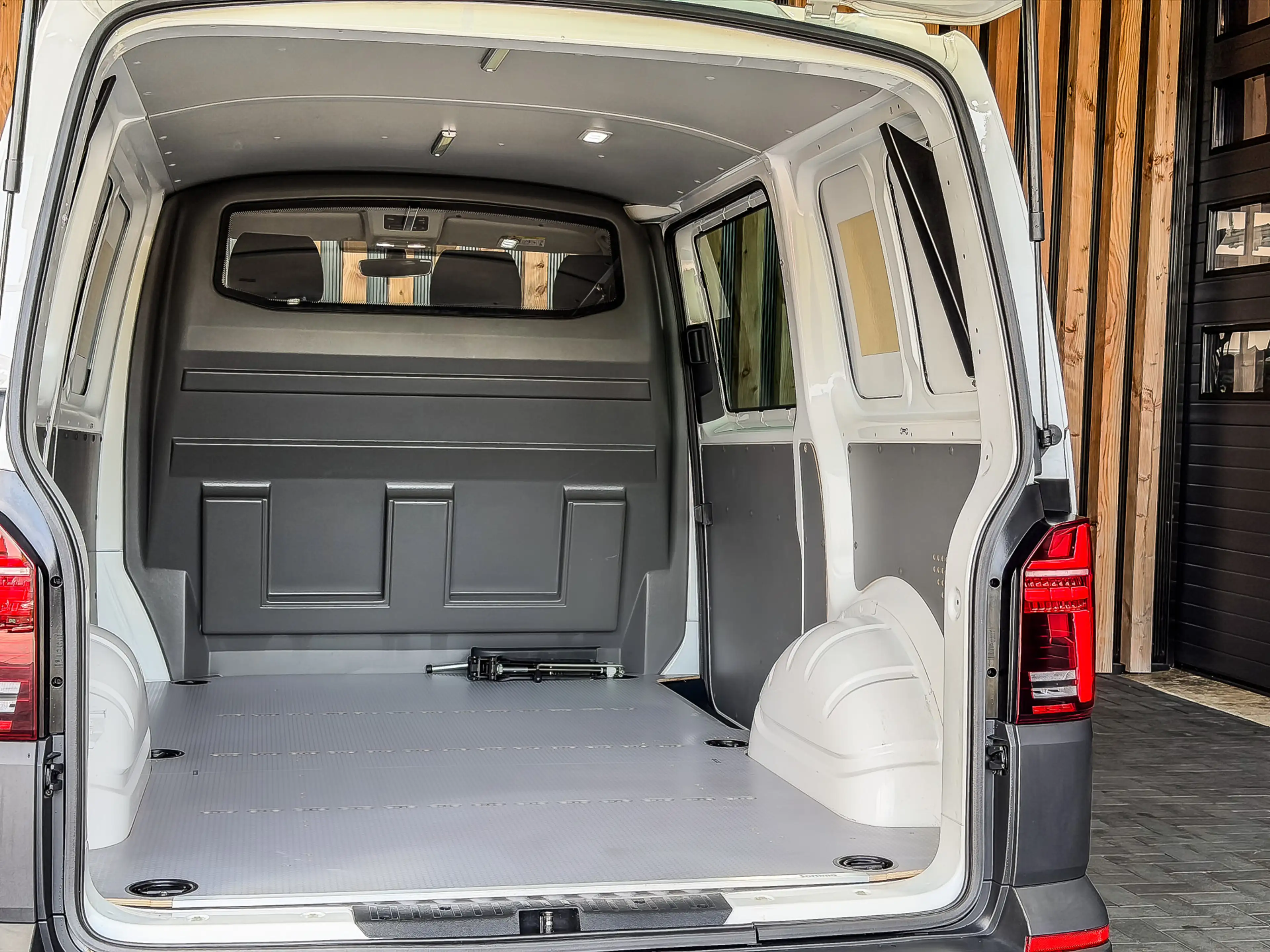Volkswagen Transporter 2.0 TDI 150PK DSG Bestelwagen L1H1 | LED | STOELVE — photo 46