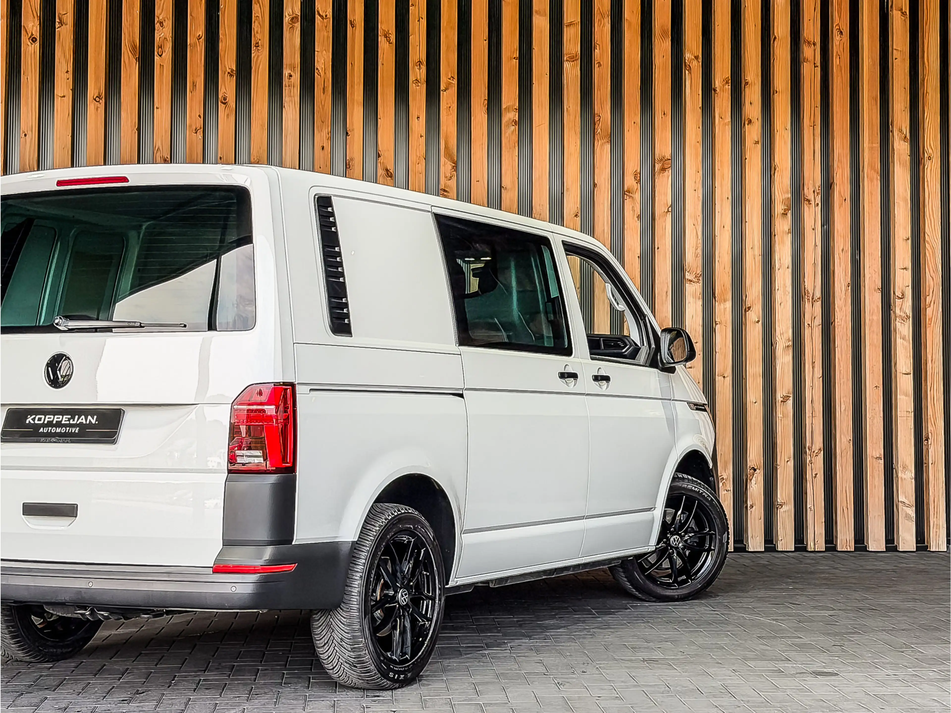 Volkswagen Transporter 2.0 TDI 150PK DSG Bestelwagen L1H1 | LED | STOELVE — photo 21