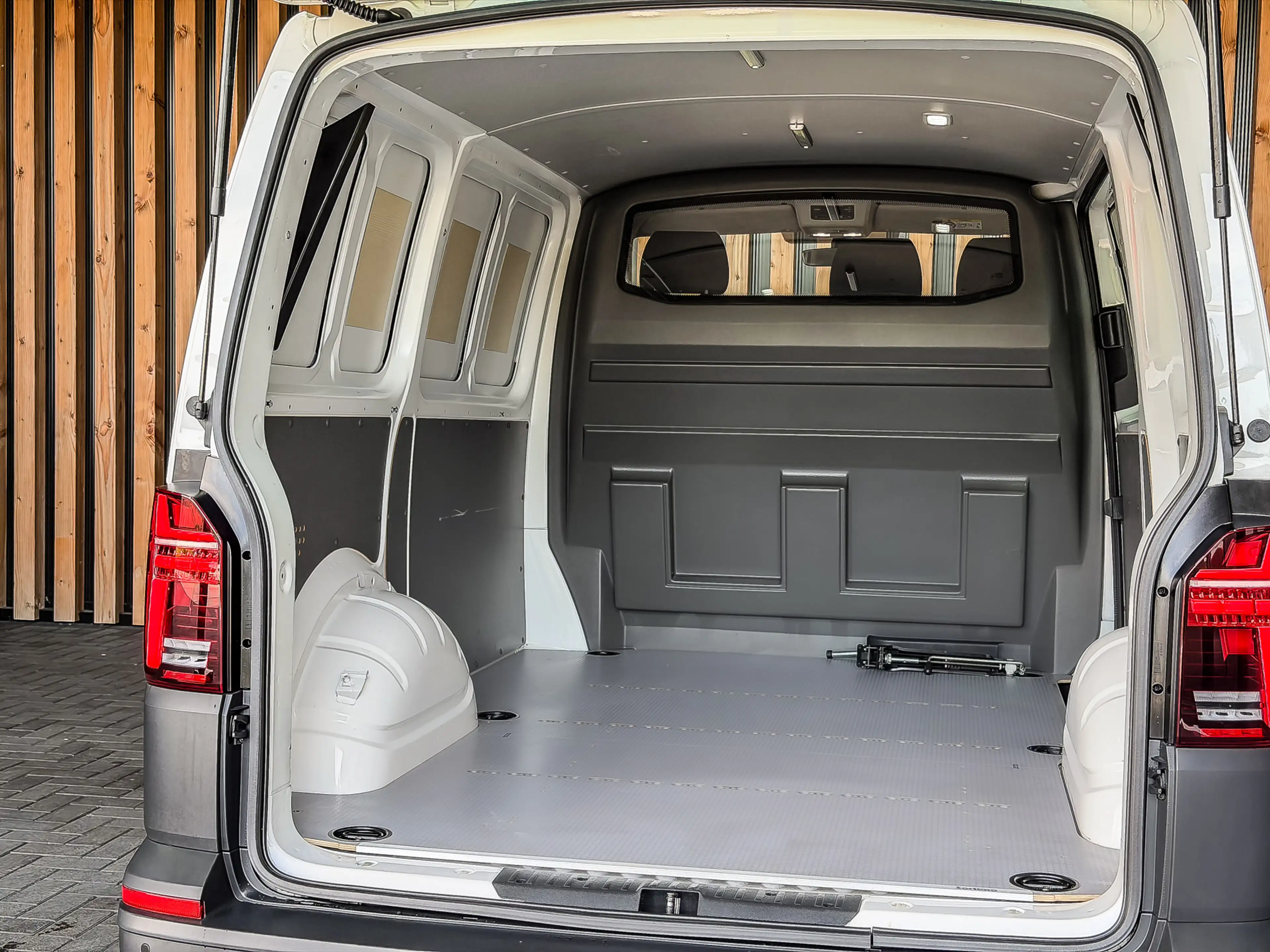Volkswagen Transporter 2.0 TDI 150PK DSG Bestelwagen L1H1 | LED | STOELVE — photo 45