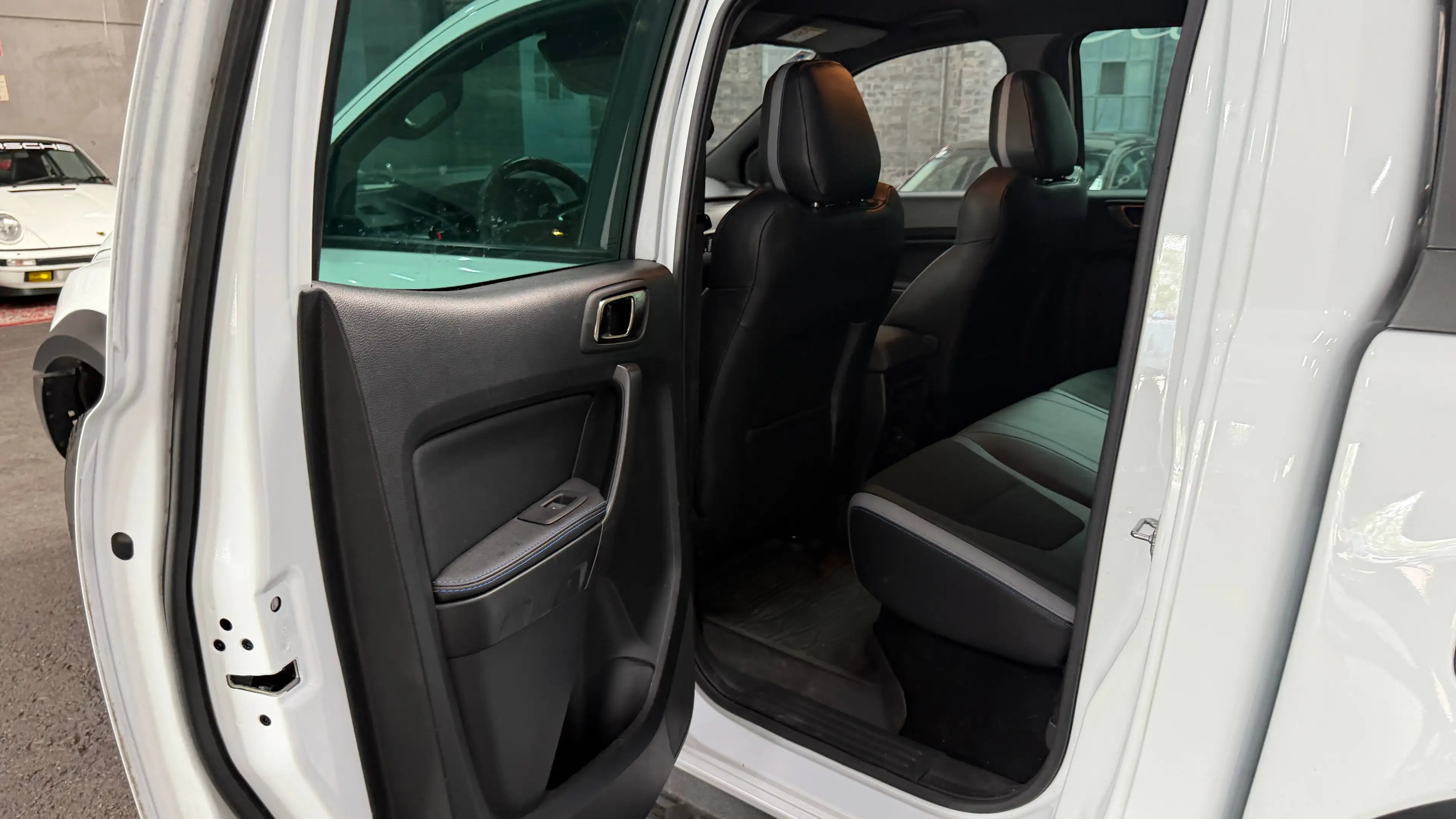 Ford Ranger Raptor Doppelkabine 4x4 — photo 11