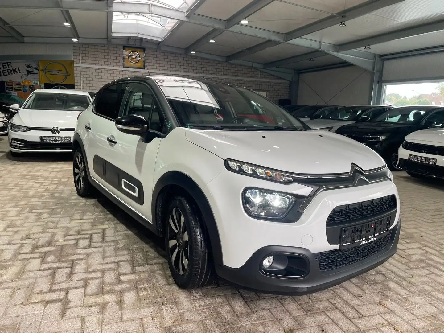 Citroen C3 Max 1.2 PURETECH SHZ Navi LED DAB RFK Blanc - 2