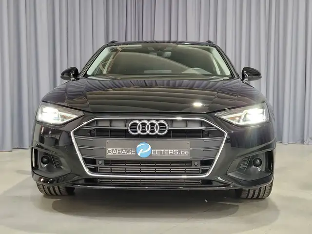 Audi A4 view 5