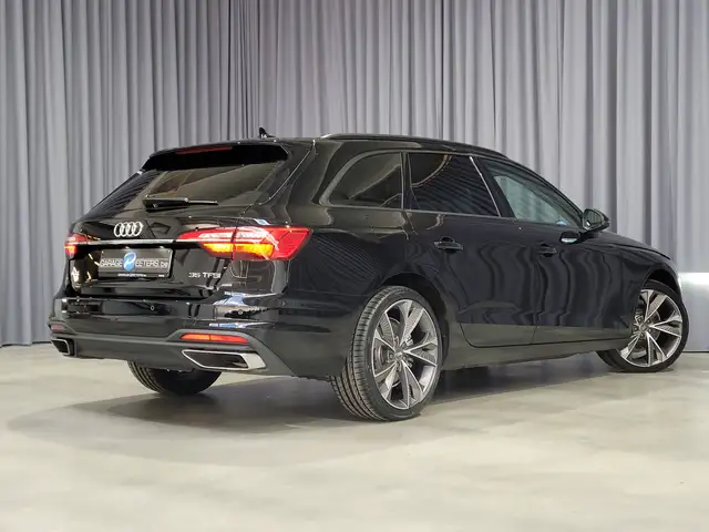 Audi A4 view 7