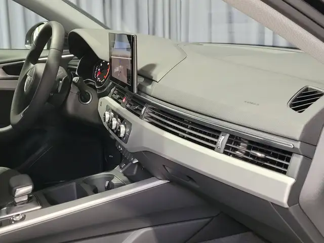 Audi A4 view 10
