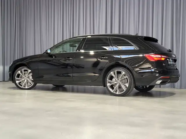 Audi A4 view 3